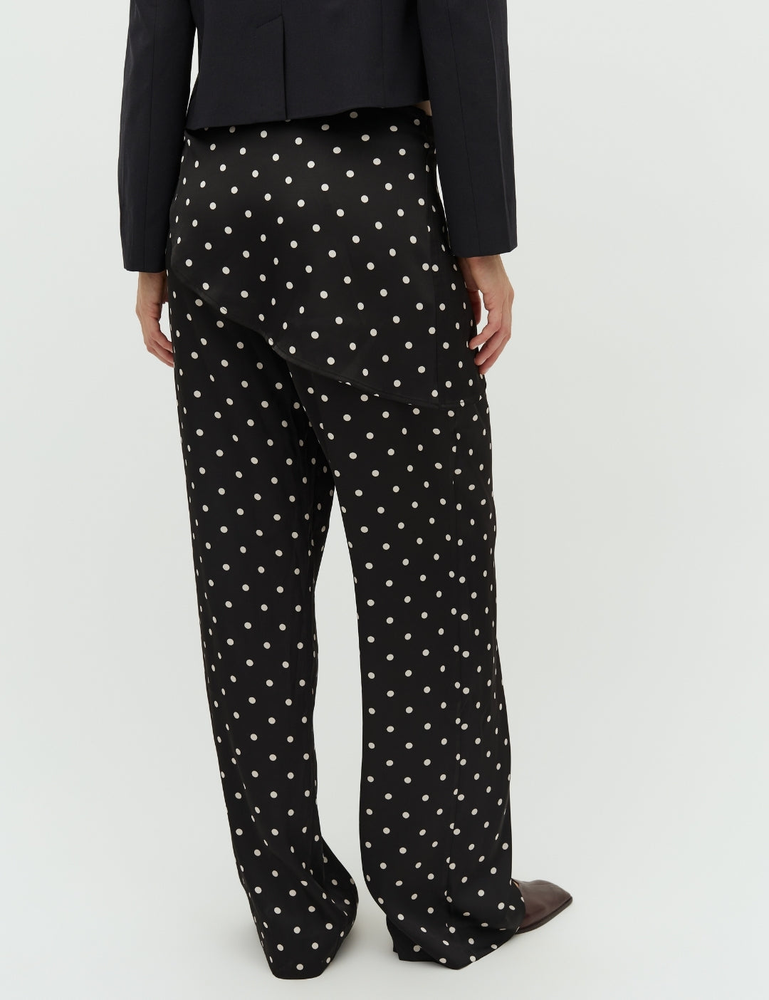 Sherman-M_Black Sugar Dots_Model_2