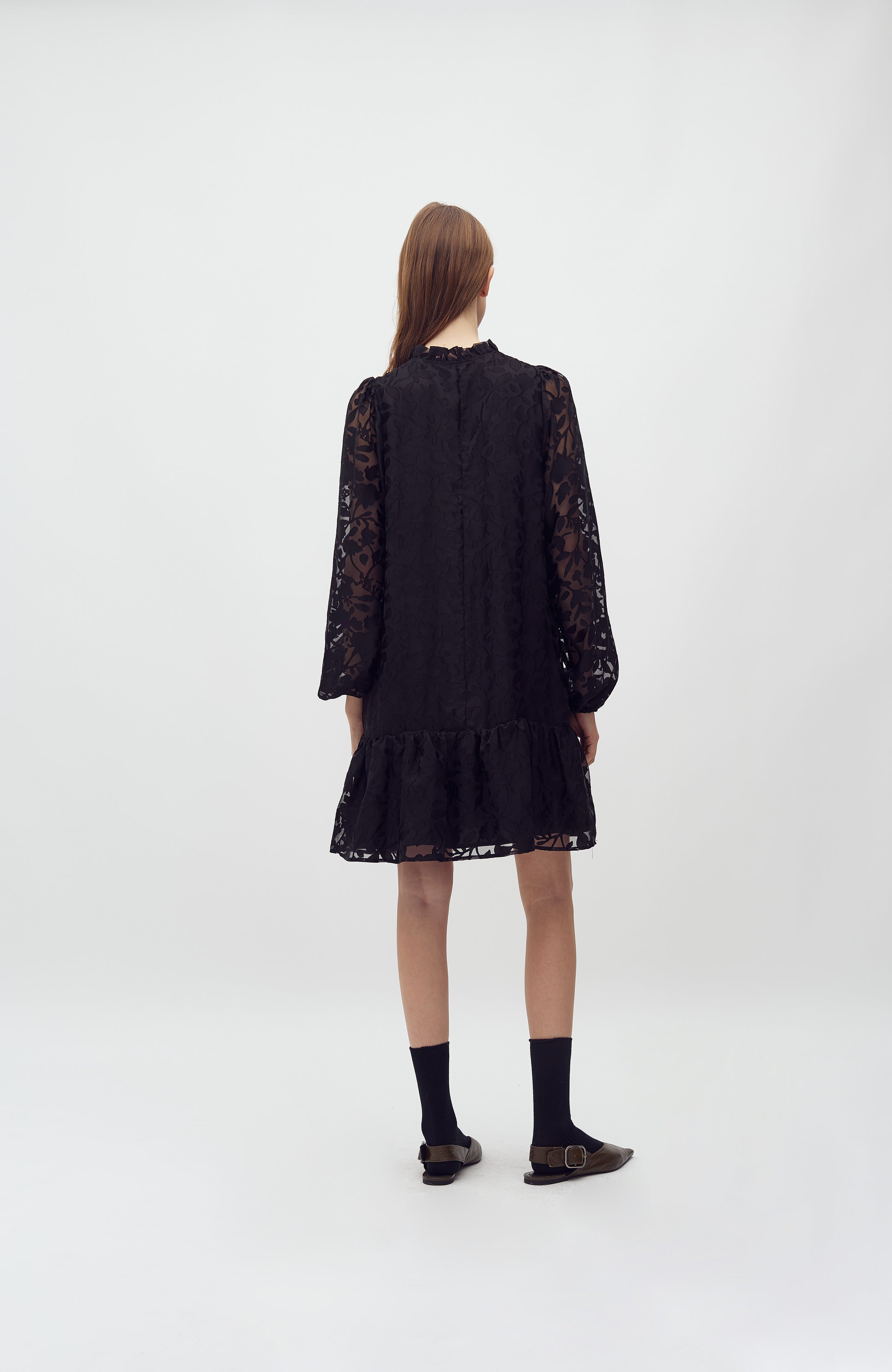 Nulia-M_Black_Model_3