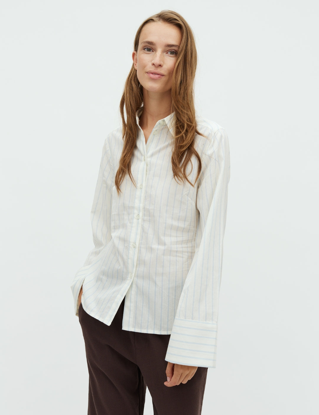 Kaloni-M_Maliva Placid Blue Stripe_Model_0