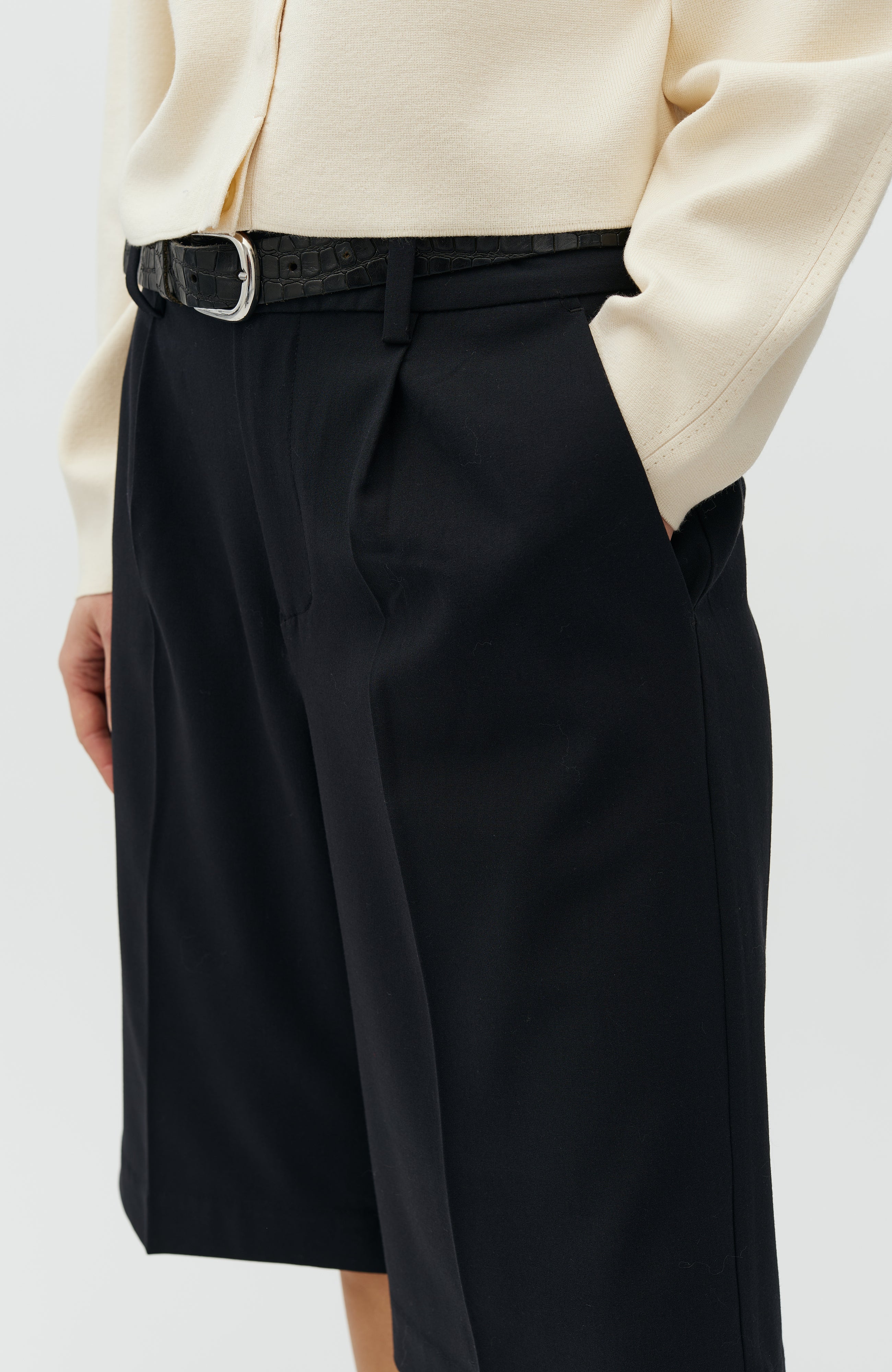 Bamudo-M_Black_Model_5