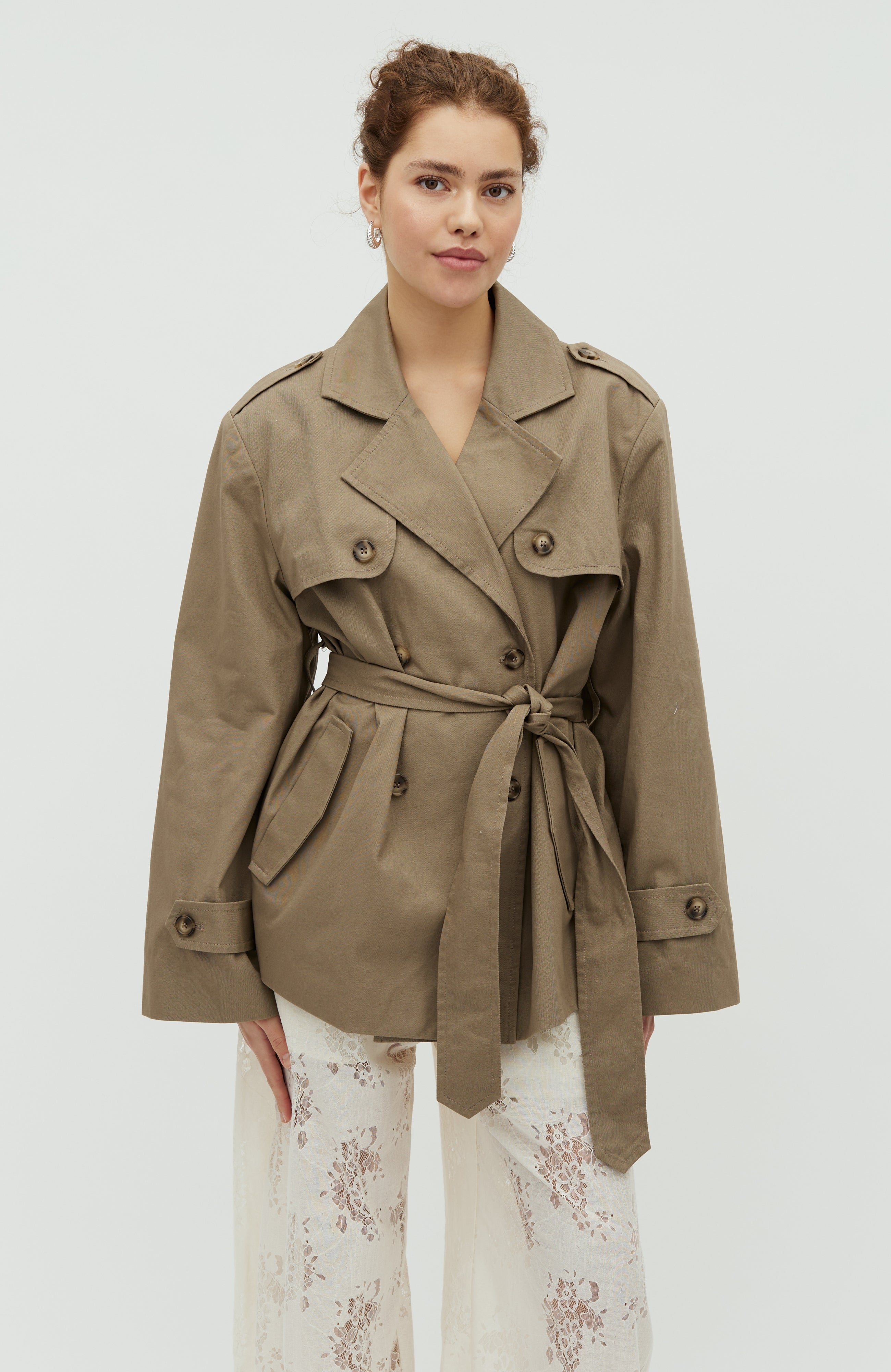 Daffira B-M_Brindle Sand_Model_1