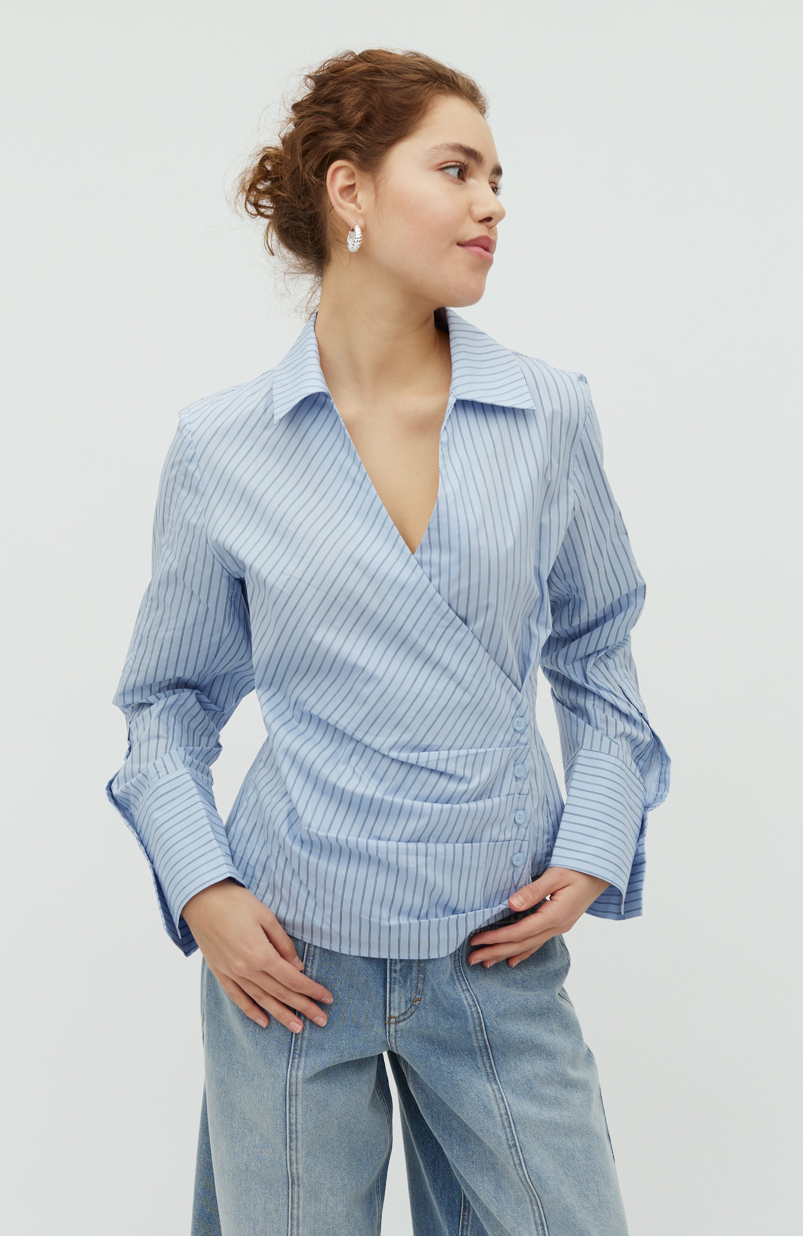 Gerri-M_Blue Navy Stripe_Model_0