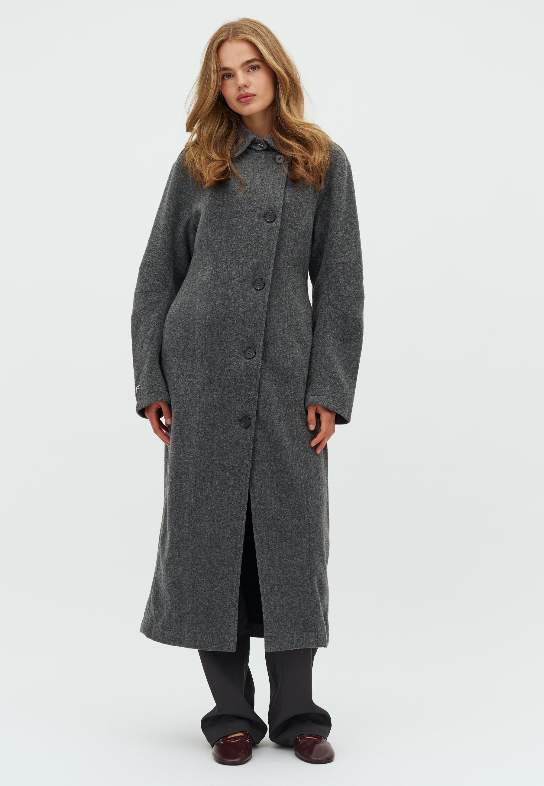 Veruna-F_Dark grey melange_Model_0