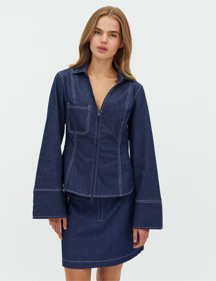 Annalia-F_Dark blue_Model_0