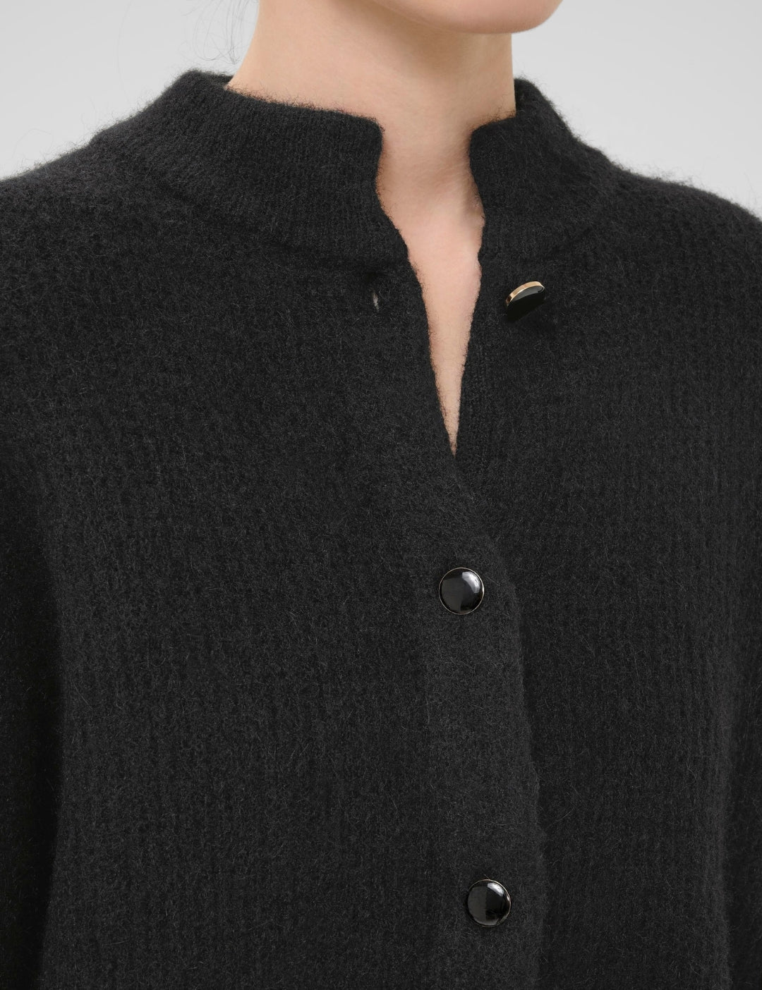 10905931 AlphaGZ short cardigan NOOS_Black_Model_1