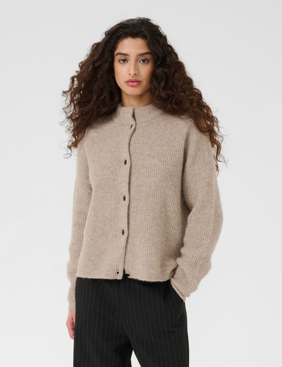 10905931 AlphaGZ short cardigan NOOS_Warm Sand Melange_Model_0