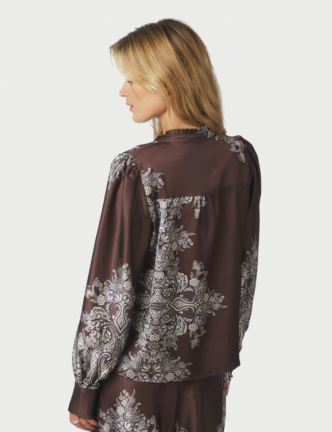 160960 Massima Paisley Border Blouse_Dark brown_Model_2