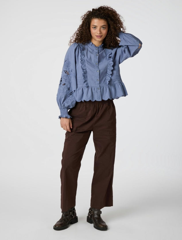 161136 Petrine Embroidery Blouse_Dusty blue_Model_2