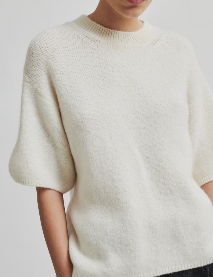 58494 Wanda Knit O-Neck_Dark Chalk_Model_1