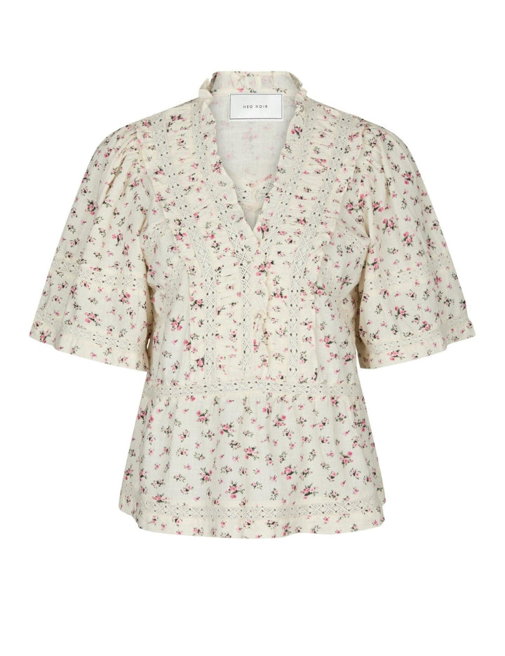 165626 Evienne Floral Blush Top_ROSE_Packshot_0