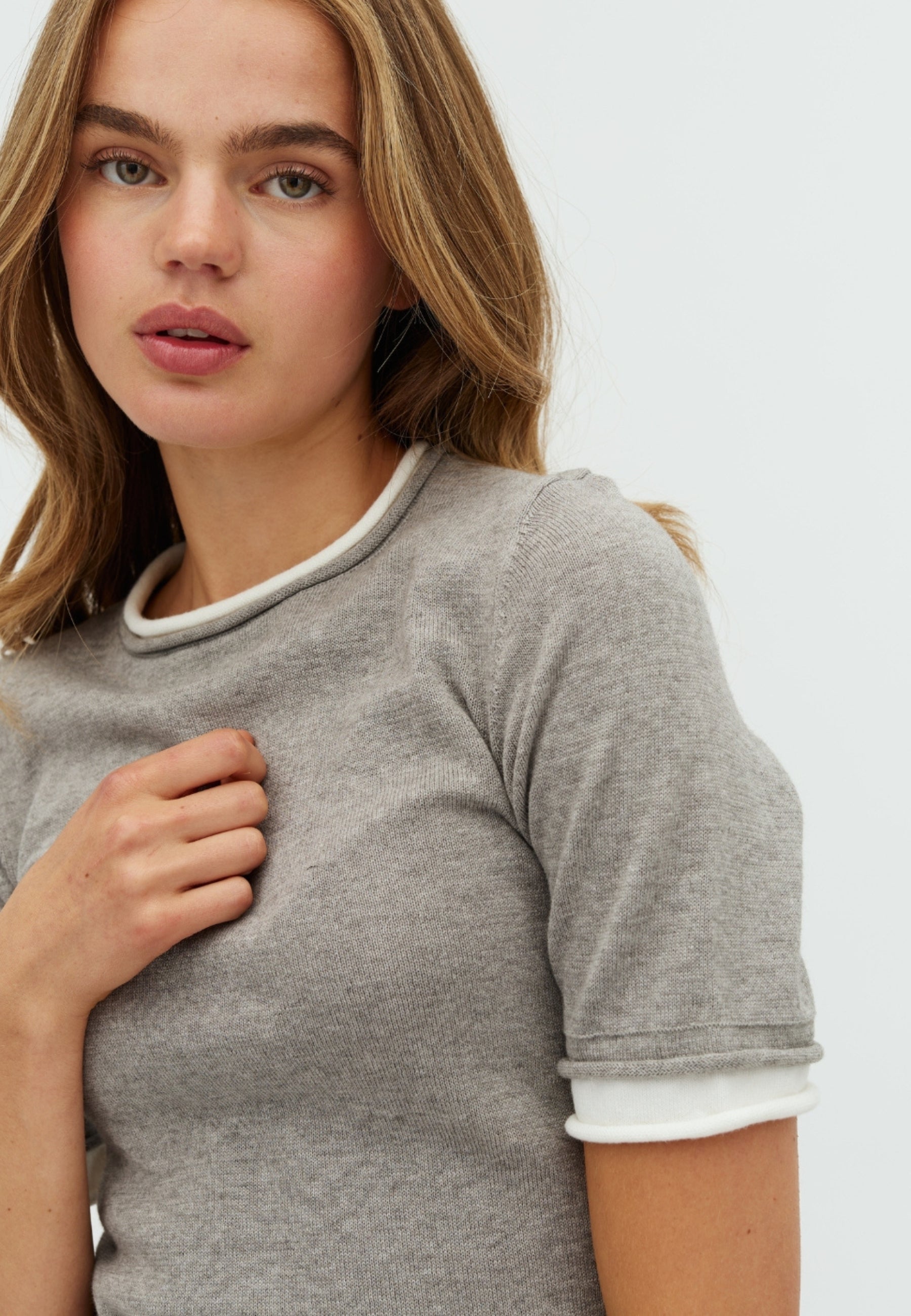 167174 Tauna Double Knit Tee_Light Grey Melange_Model_2