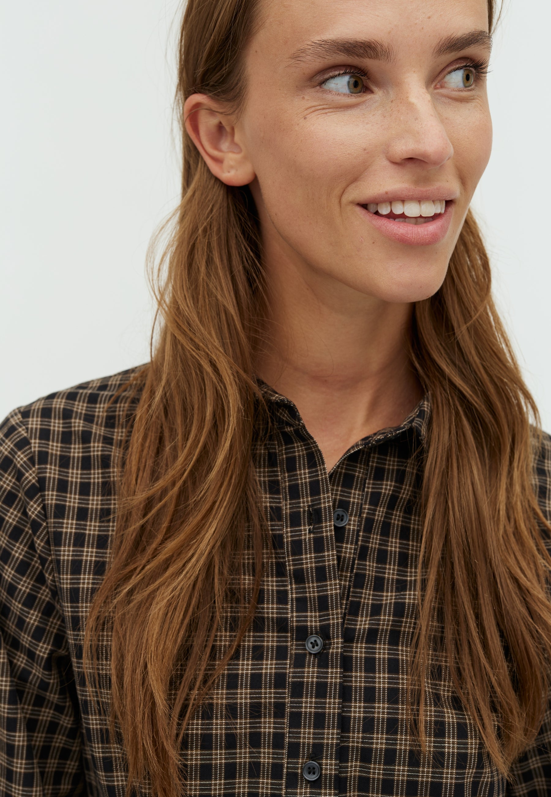 167445 Tosa Mini Check Shirt_Black_Model_1