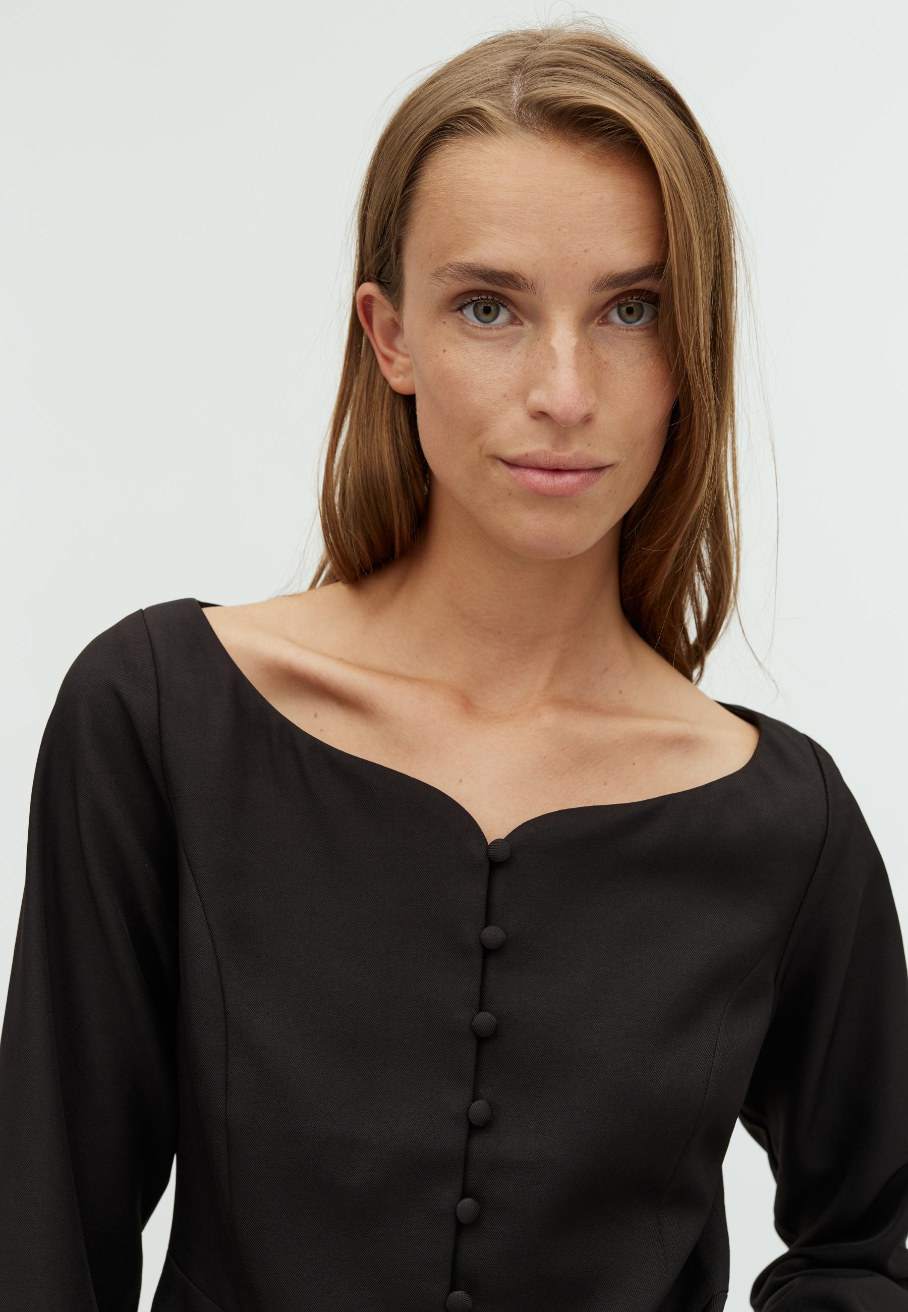 167442 Malsa Structure Blouse_Black_Model_1