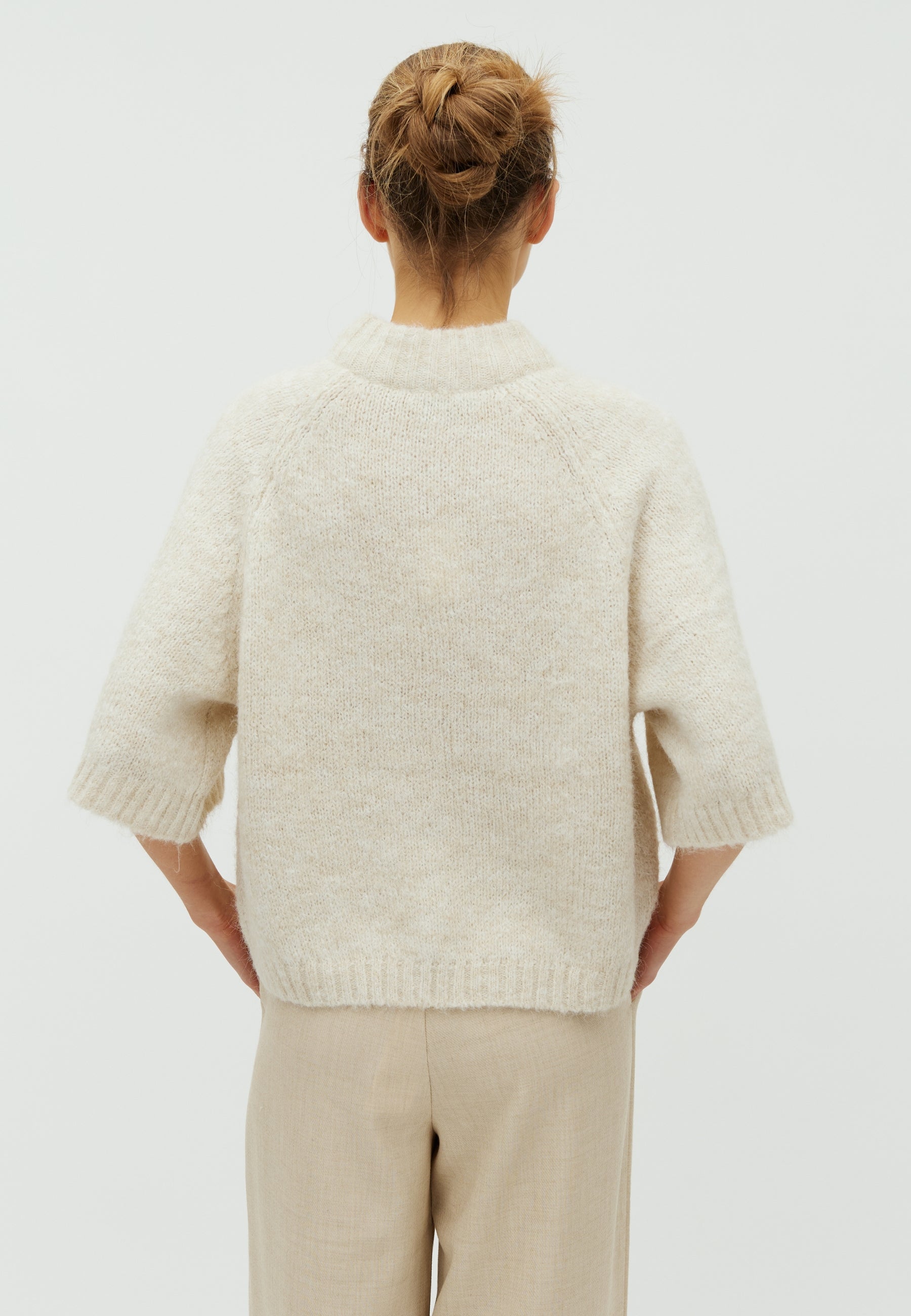 167446 Senuta Fluffy Knit Cardigan_Off White_Model_2