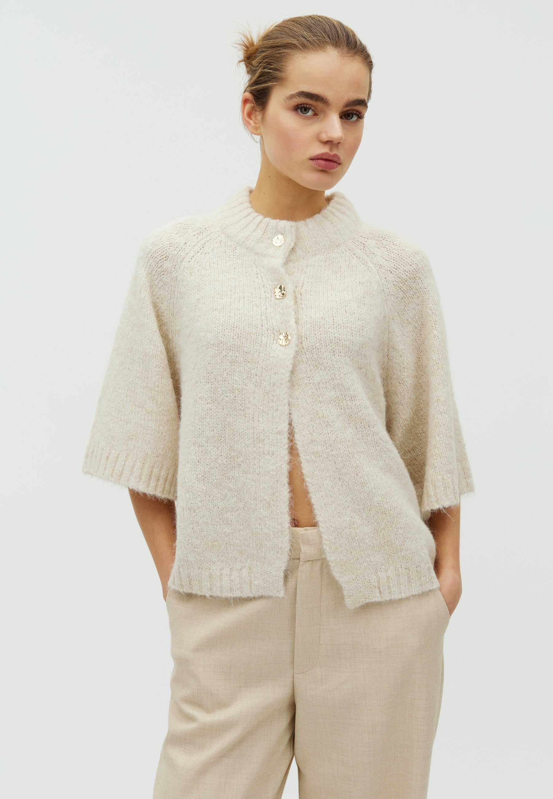 167446 Senuta Fluffy Knit Cardigan_Off White_Model_0