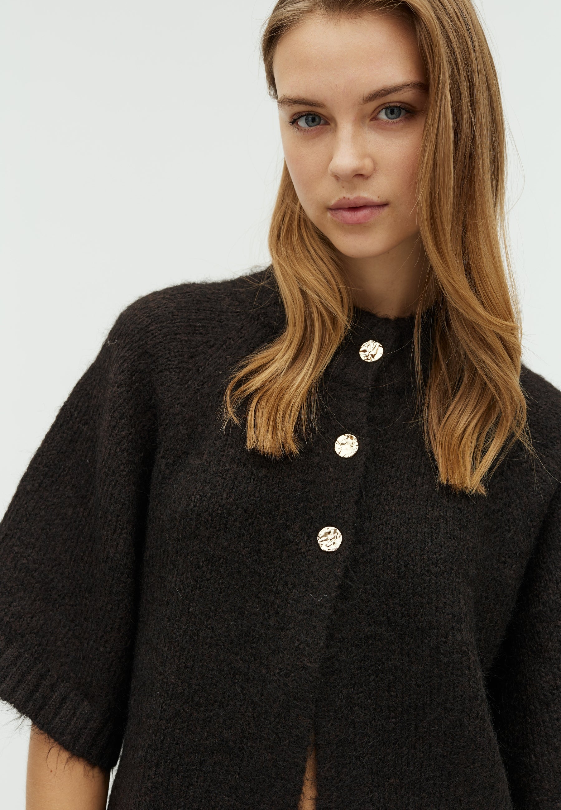 167446 Senuta Fluffy Knit Cardigan_Dark brown_Model_1