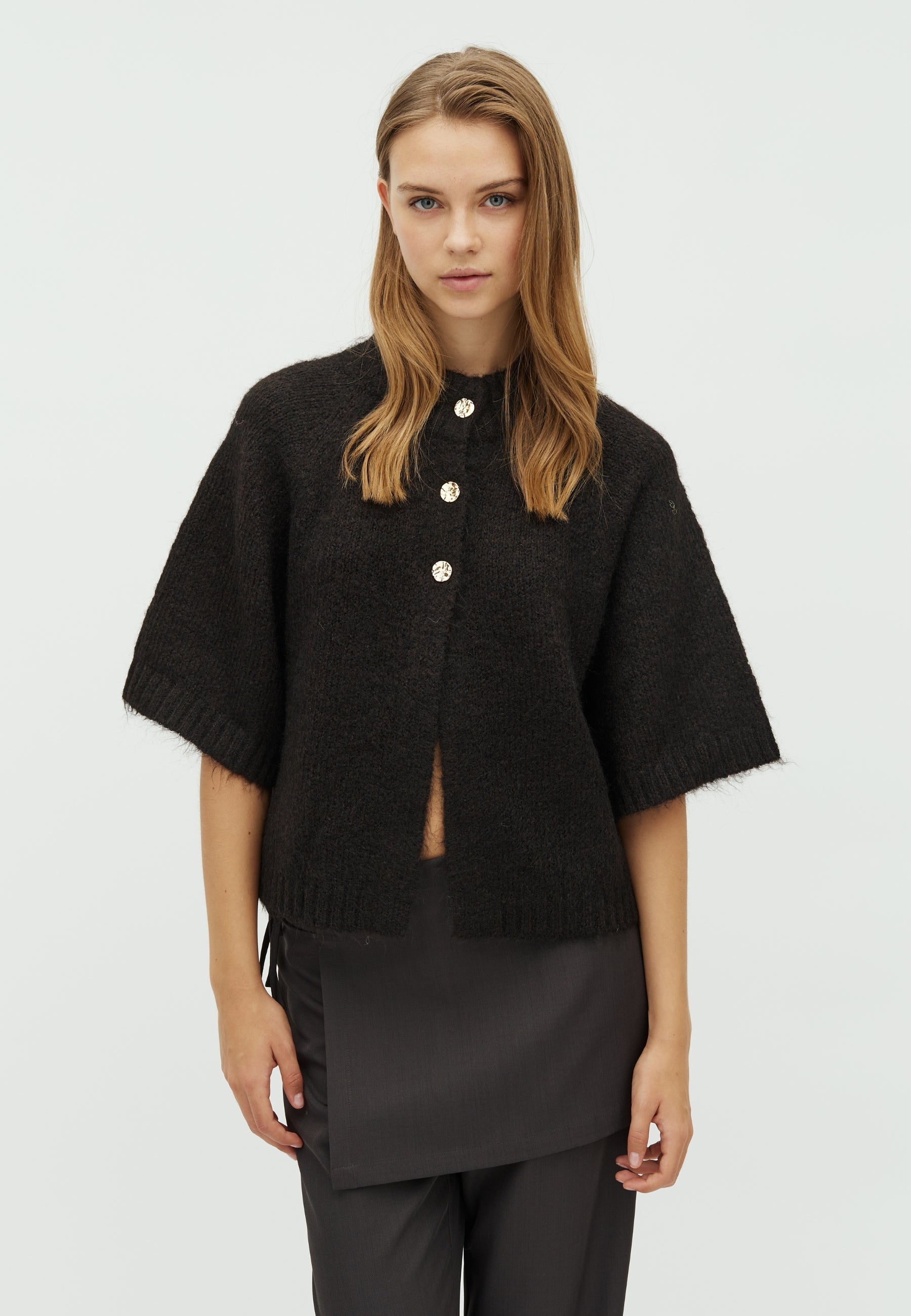 167446 Senuta Fluffy Knit Cardigan_Dark brown_Model_0