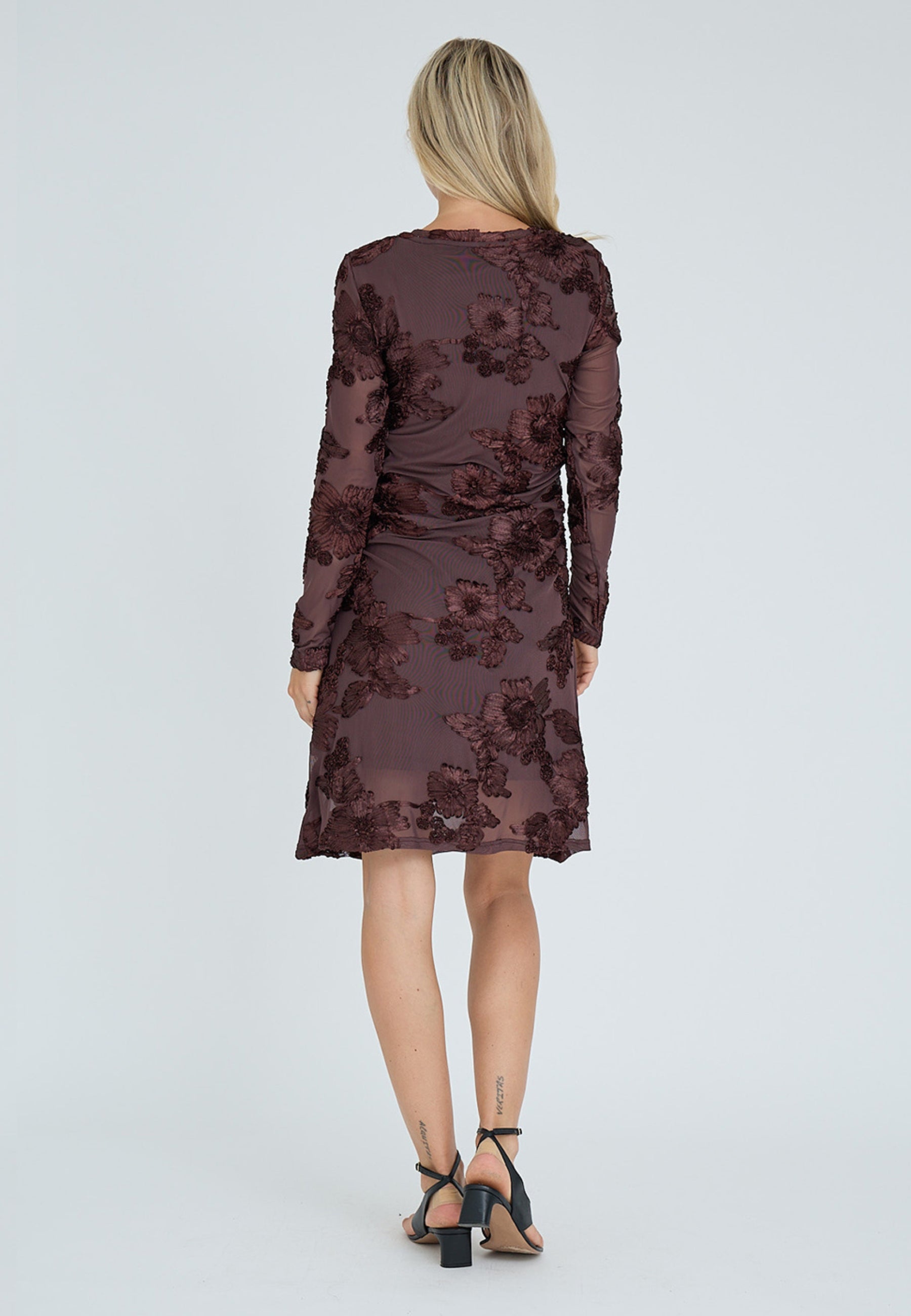 AV8074 Romy short dress_194 Dark brown_Model_3