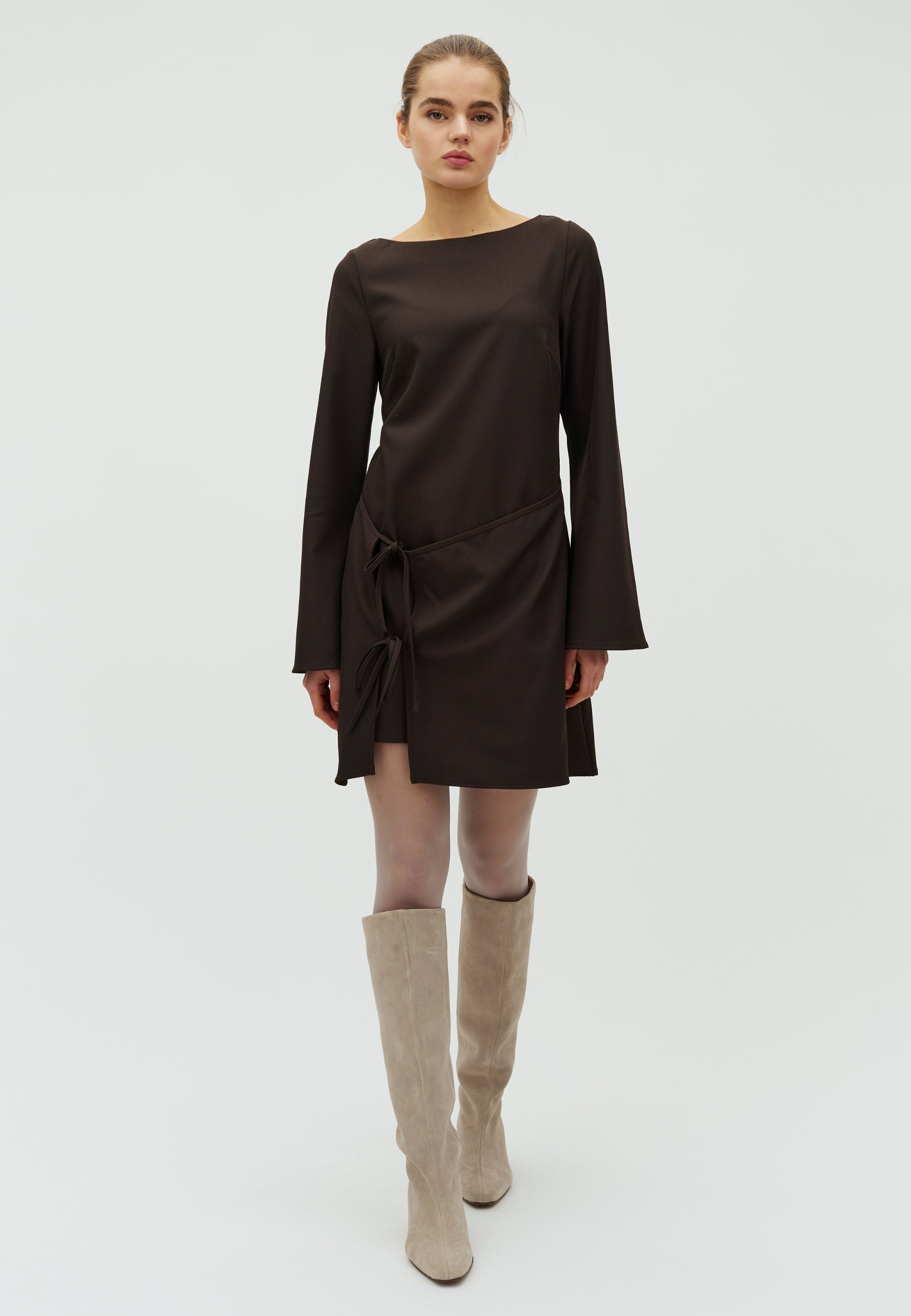 Mincio-F_Dark Brown_Model_0