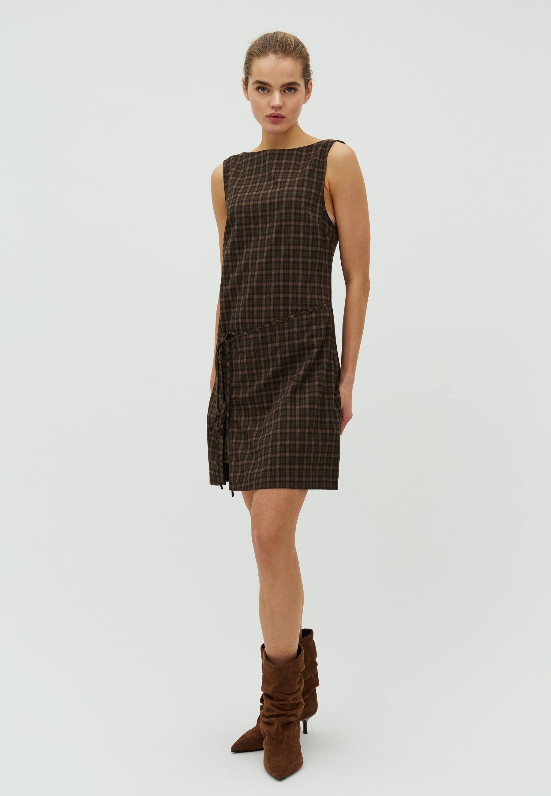 Ellenor-F_Check Camel_Model_0