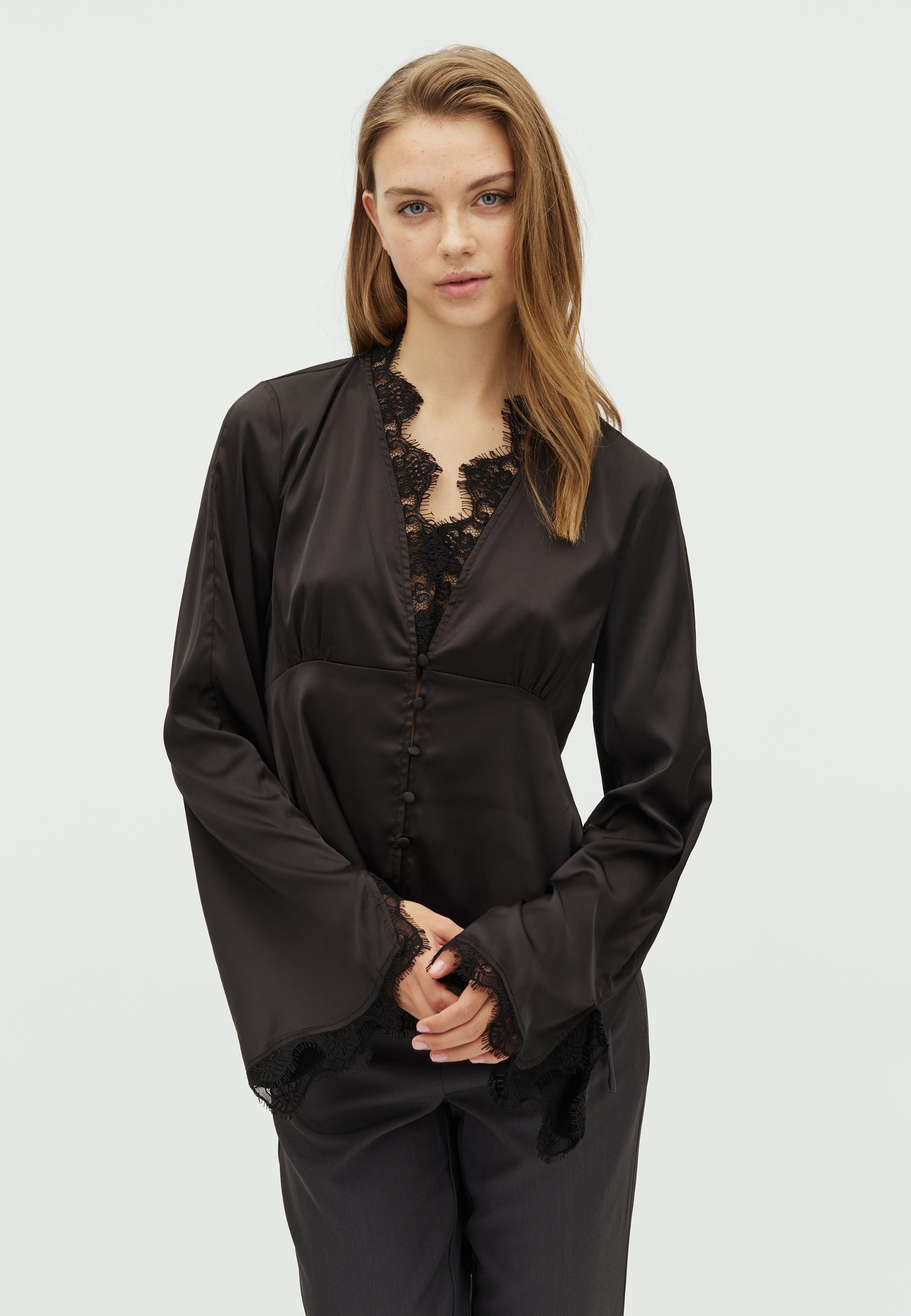 Saibea LS-F_Black_Model_0