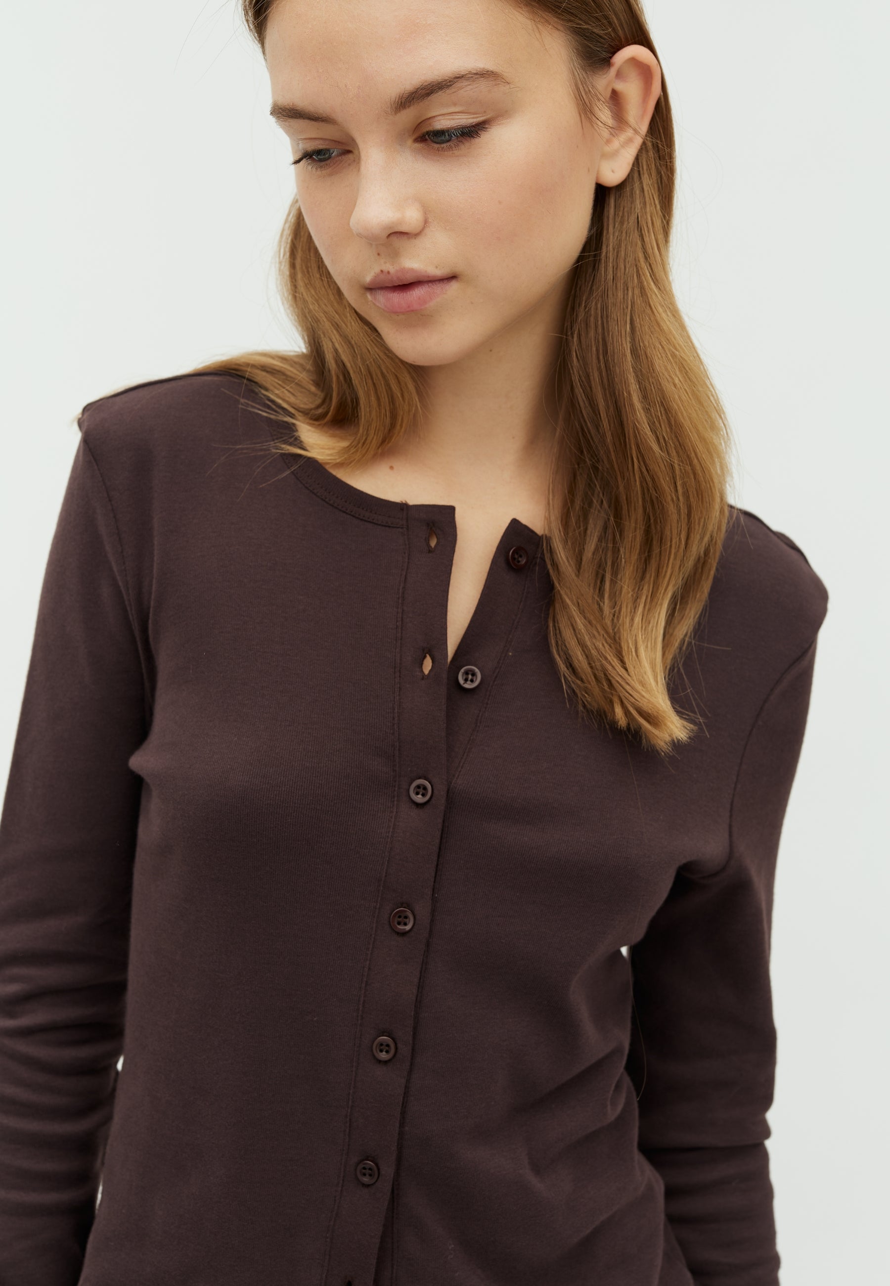 Orelia-F_Hot chocolate_Model_1