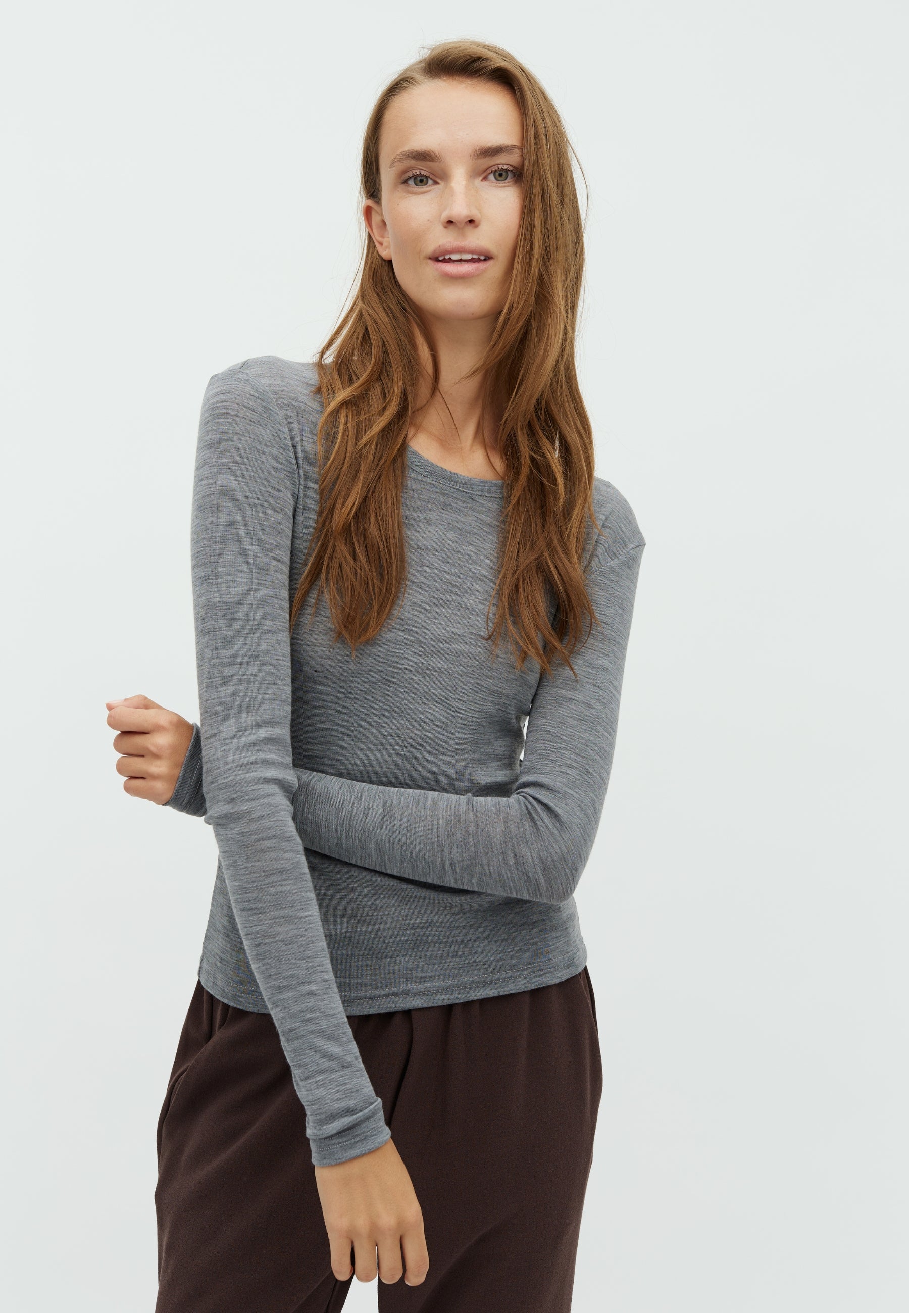 Christina-M_Medium Grey Melange_Model_0