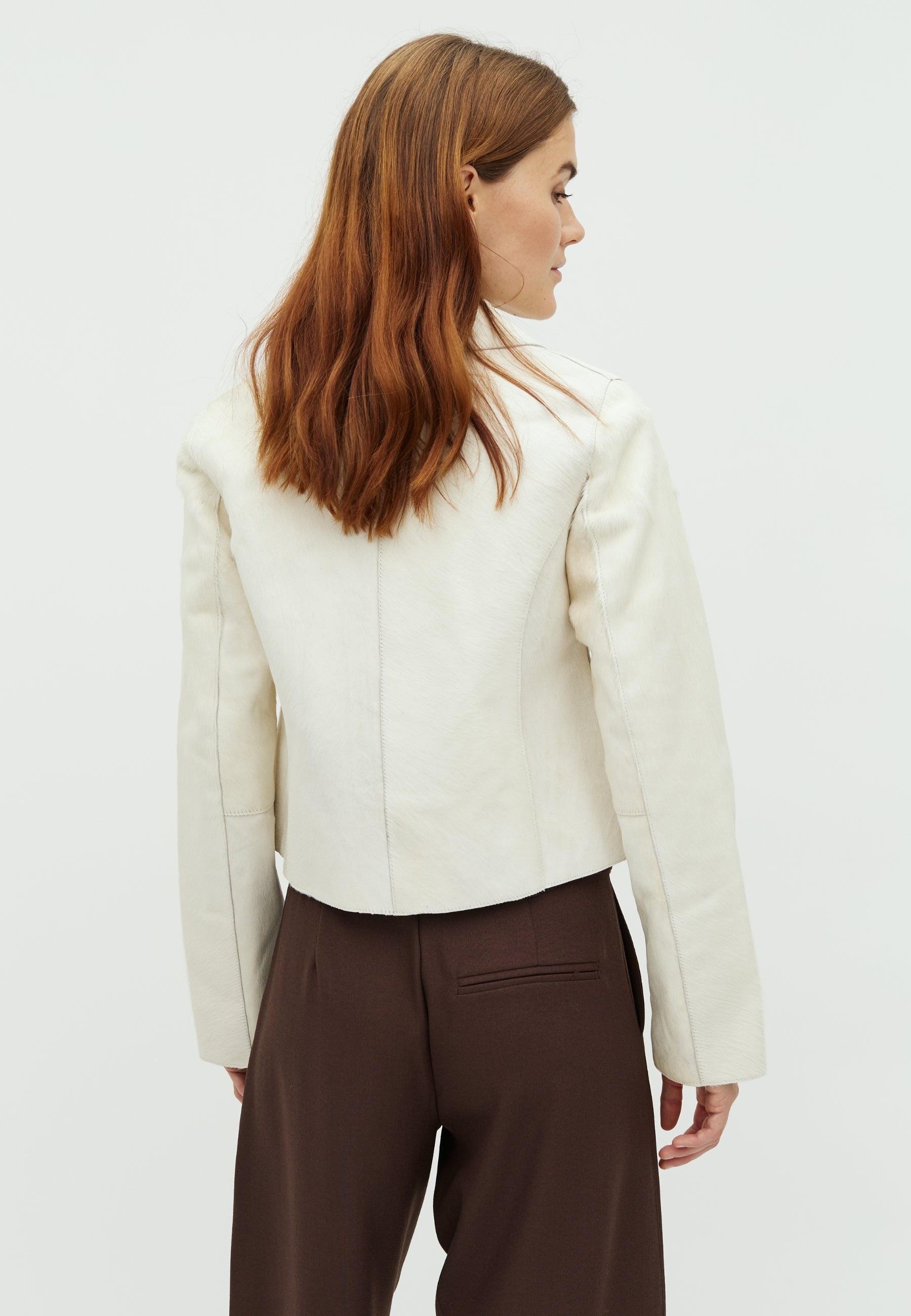 Alfino-M_White Cow_Model_2