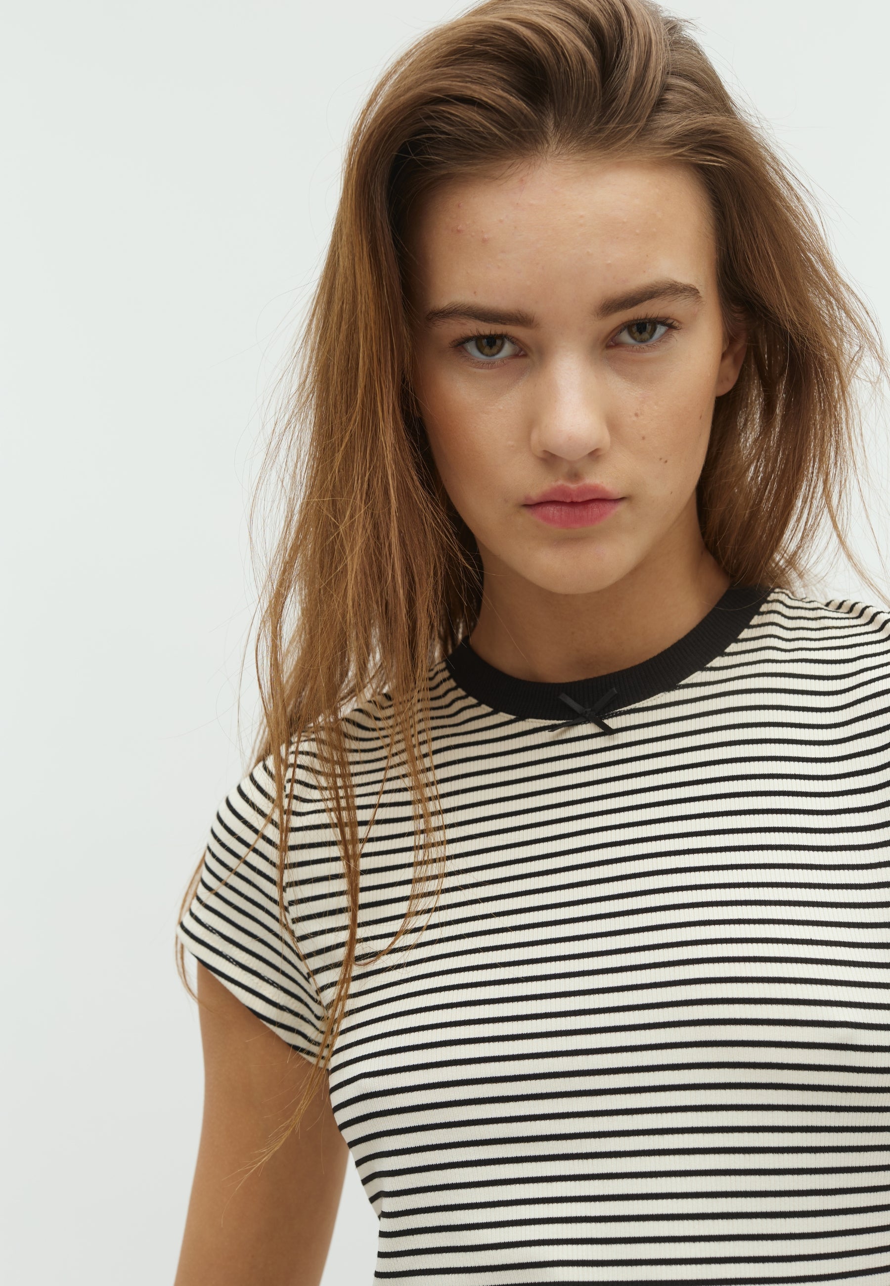 Consuela-F_Sugar black stripe_Model_1