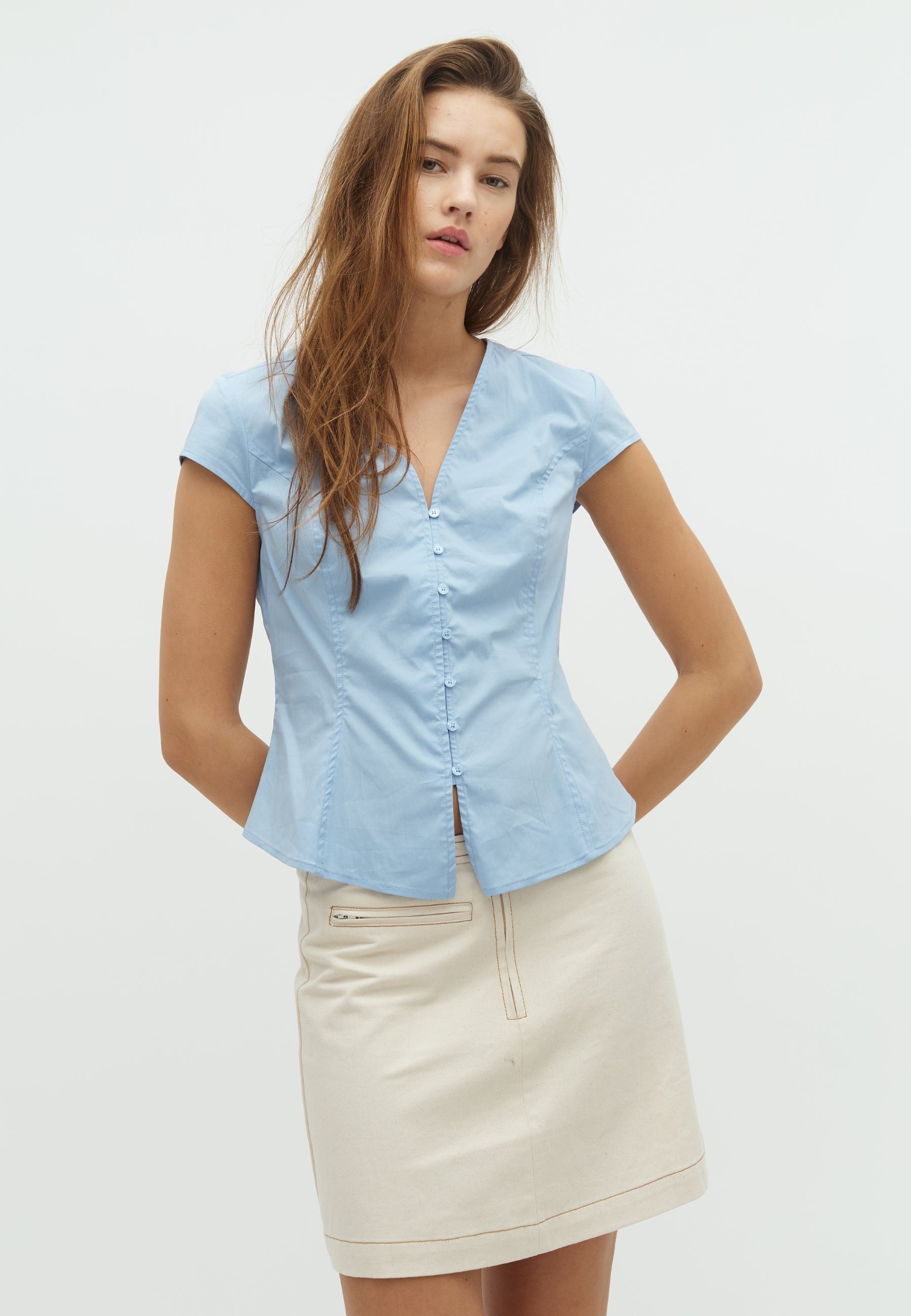 Maulia-F_Light blue_Model_0