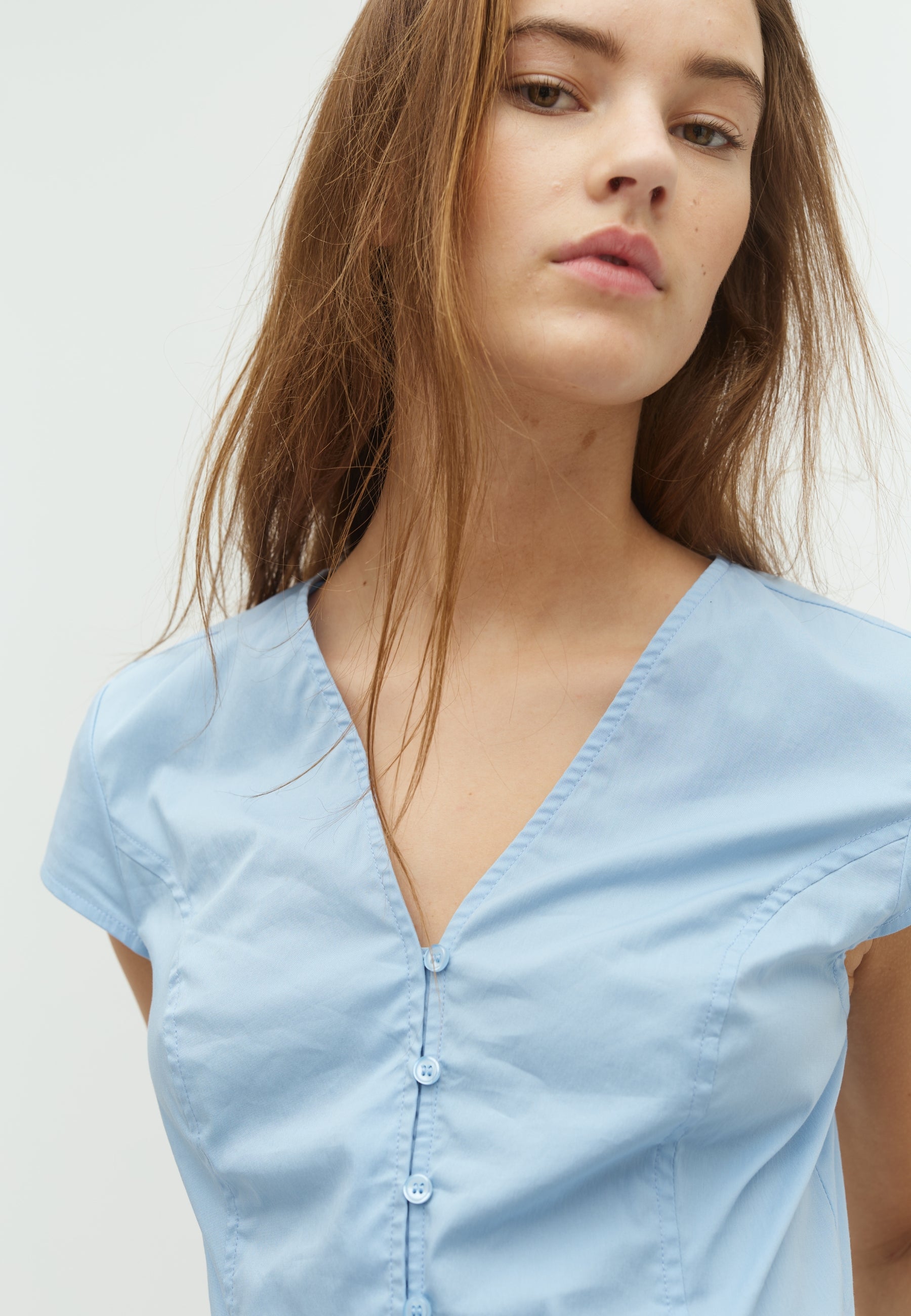 Maulia-F_Light blue_Model_1