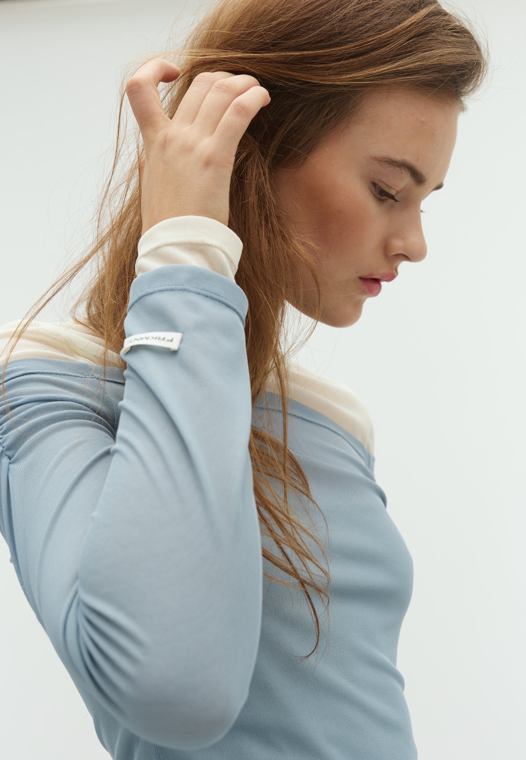 Reimea-F_Stell blue_Model_1