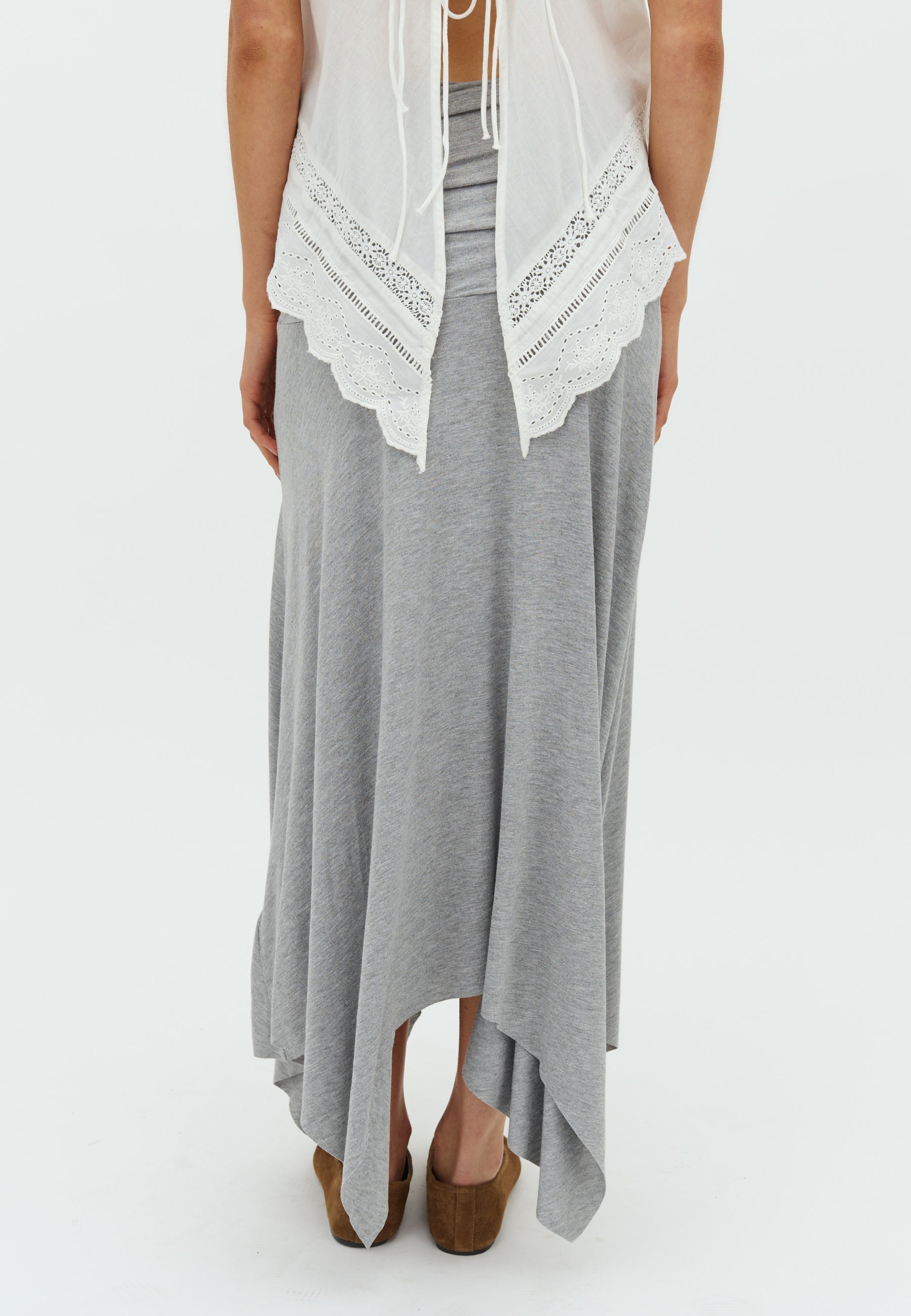 Okko-F_Medium grey Melange_Model_2