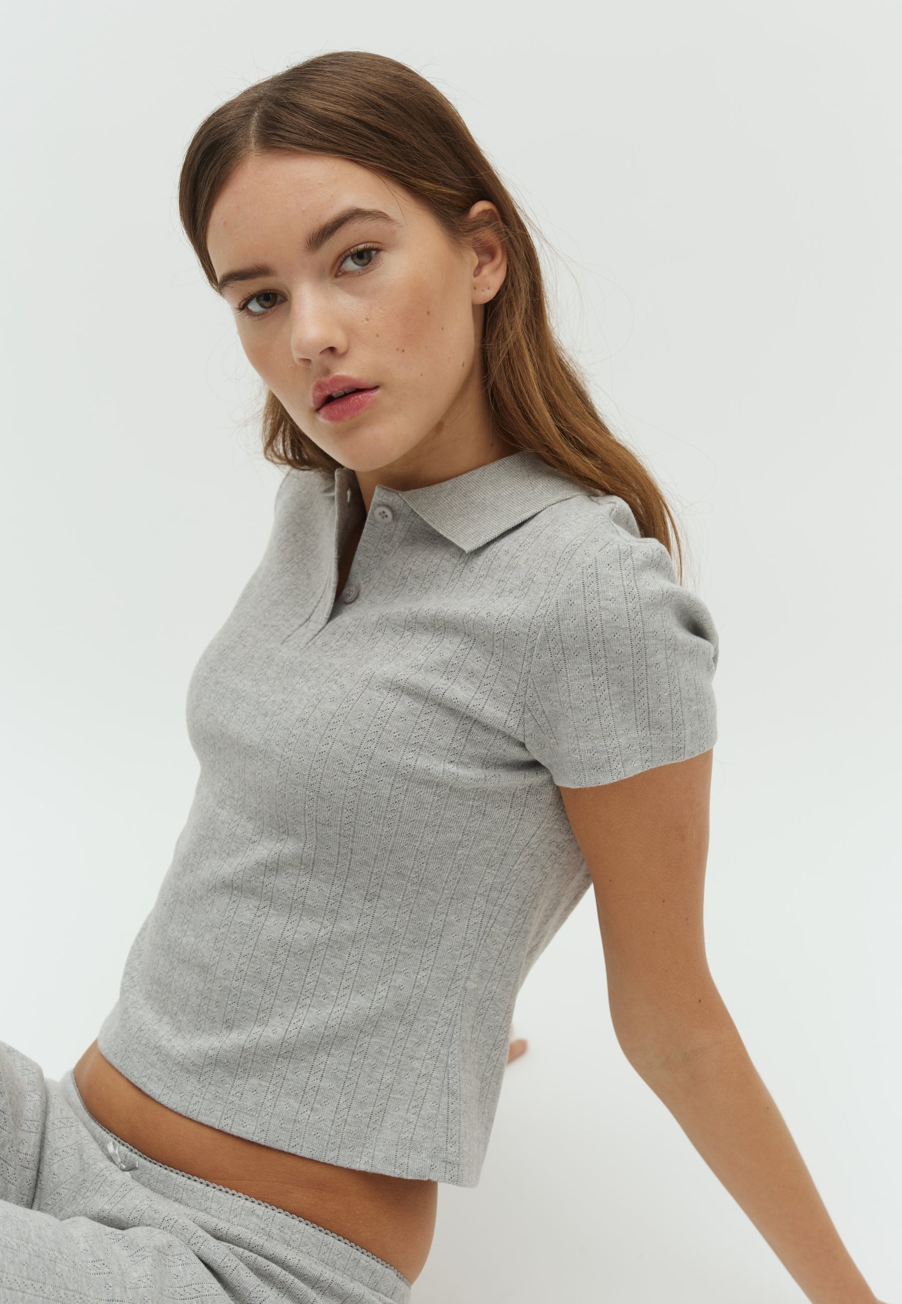 Monci-F_Medium grey Melange_Model_1