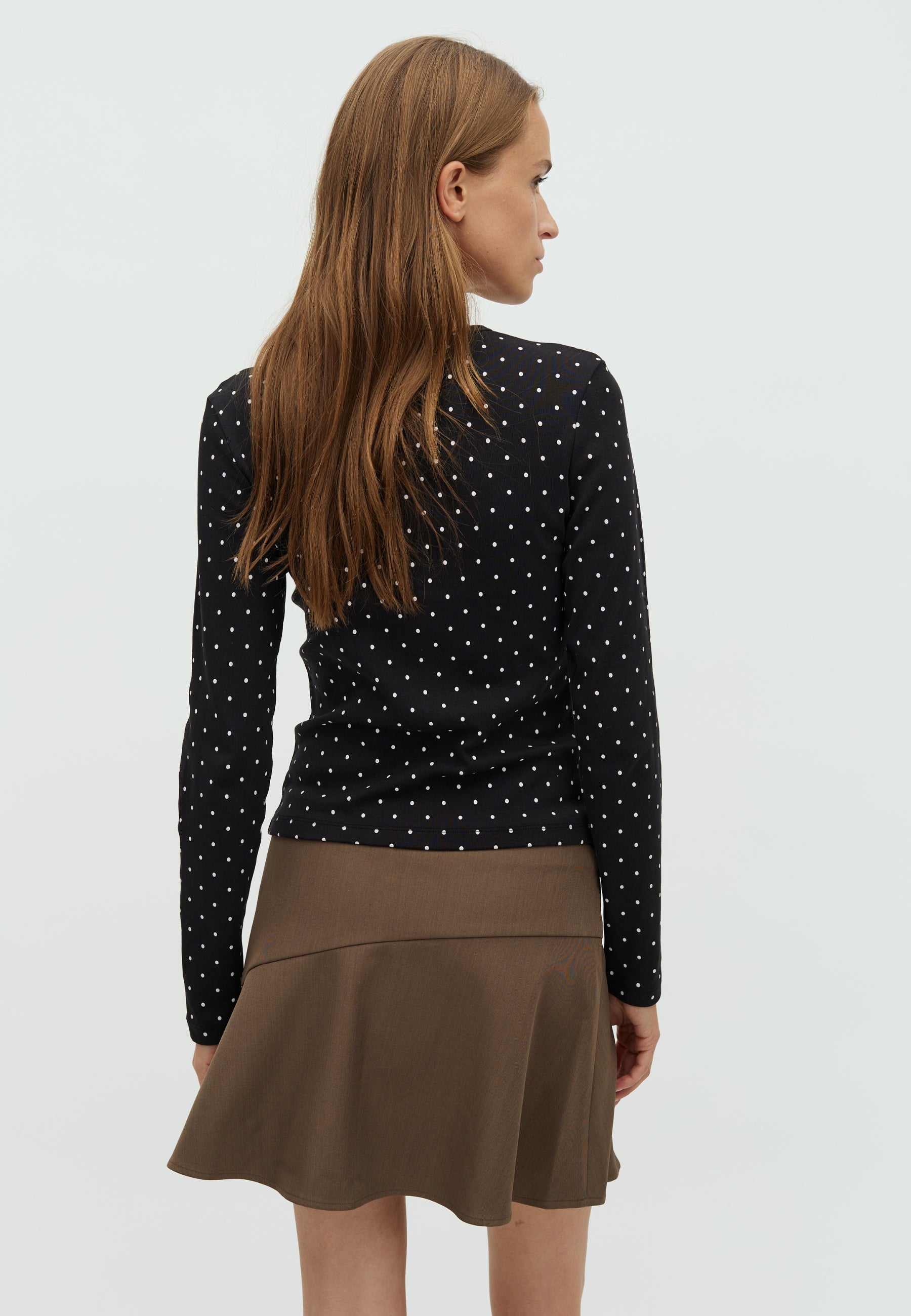 Aunora-F_Brown Earth_Model_2