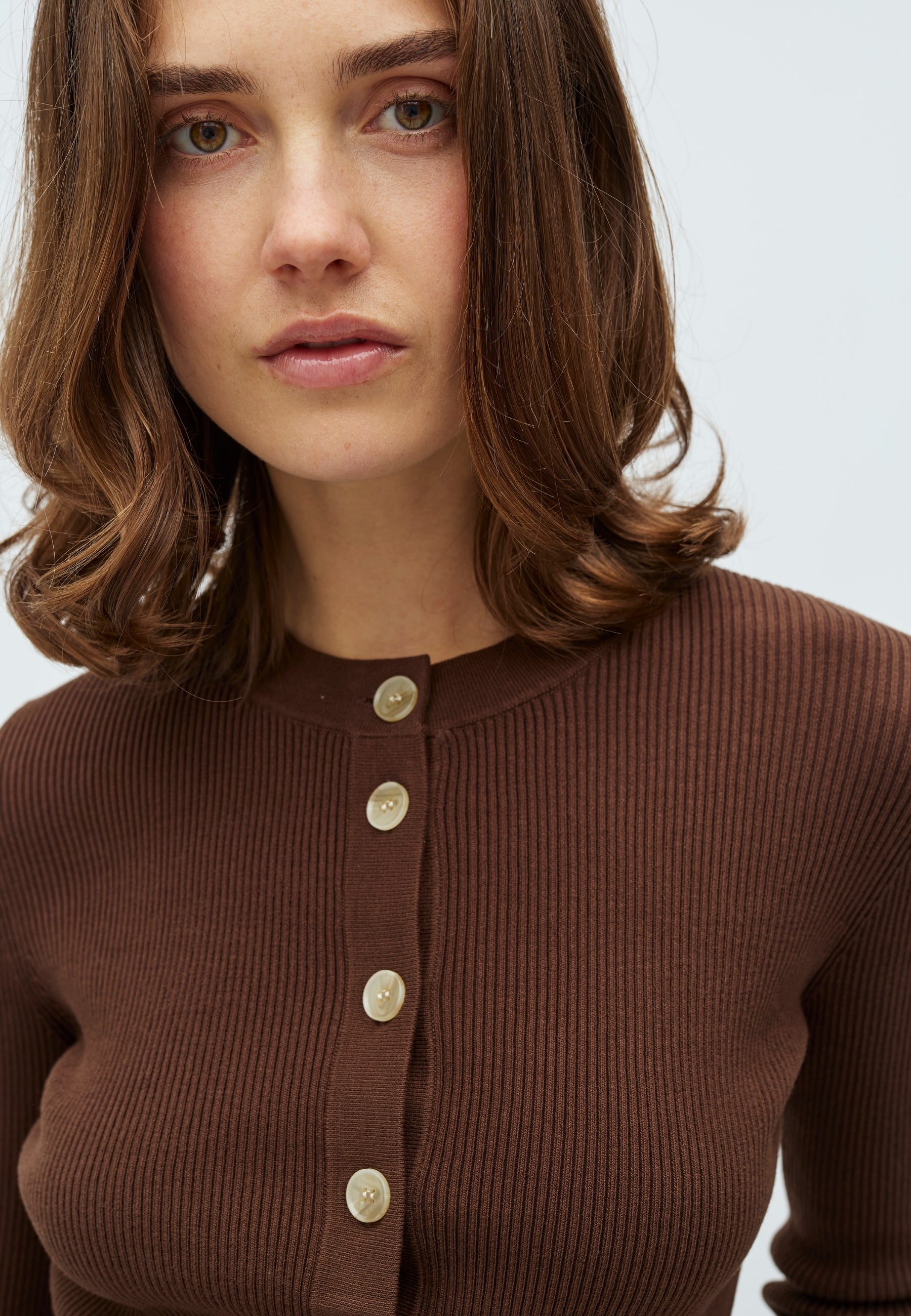 Arietty-M_Chocolate Brown_Model_1