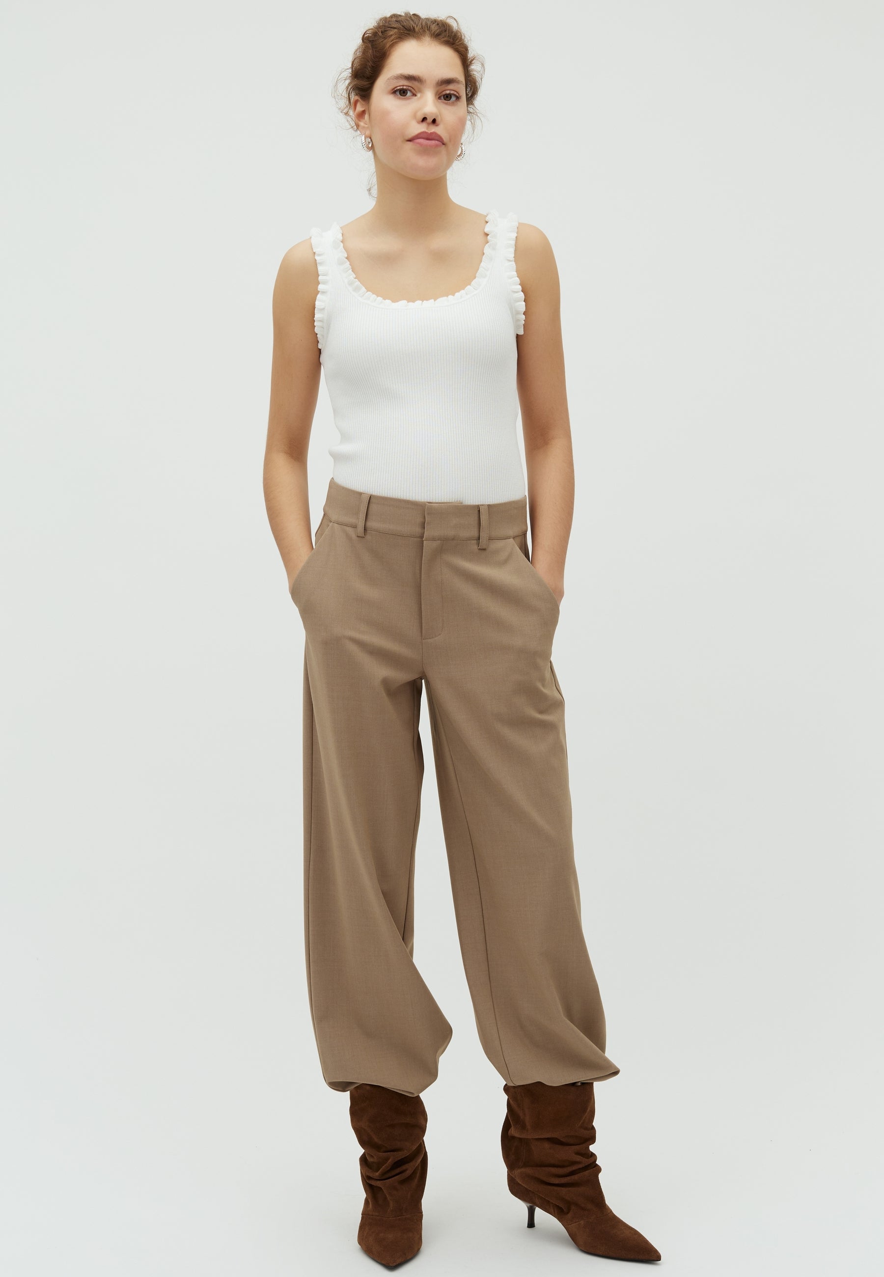 Rihnwen-M_Timber Wolf Mel._Model_0