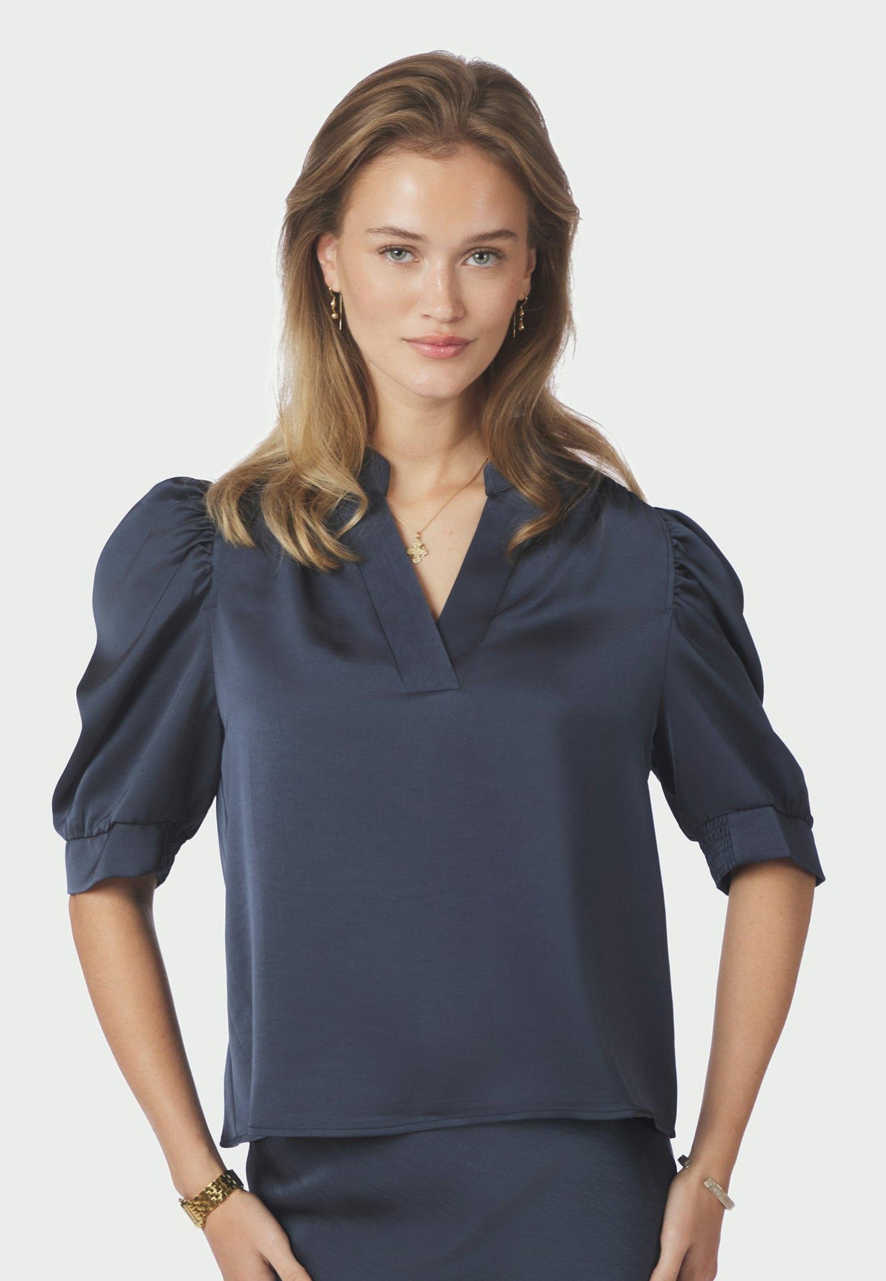 162590 Roella Heavy Sateen Blouse_Midnight Blue_Model_1