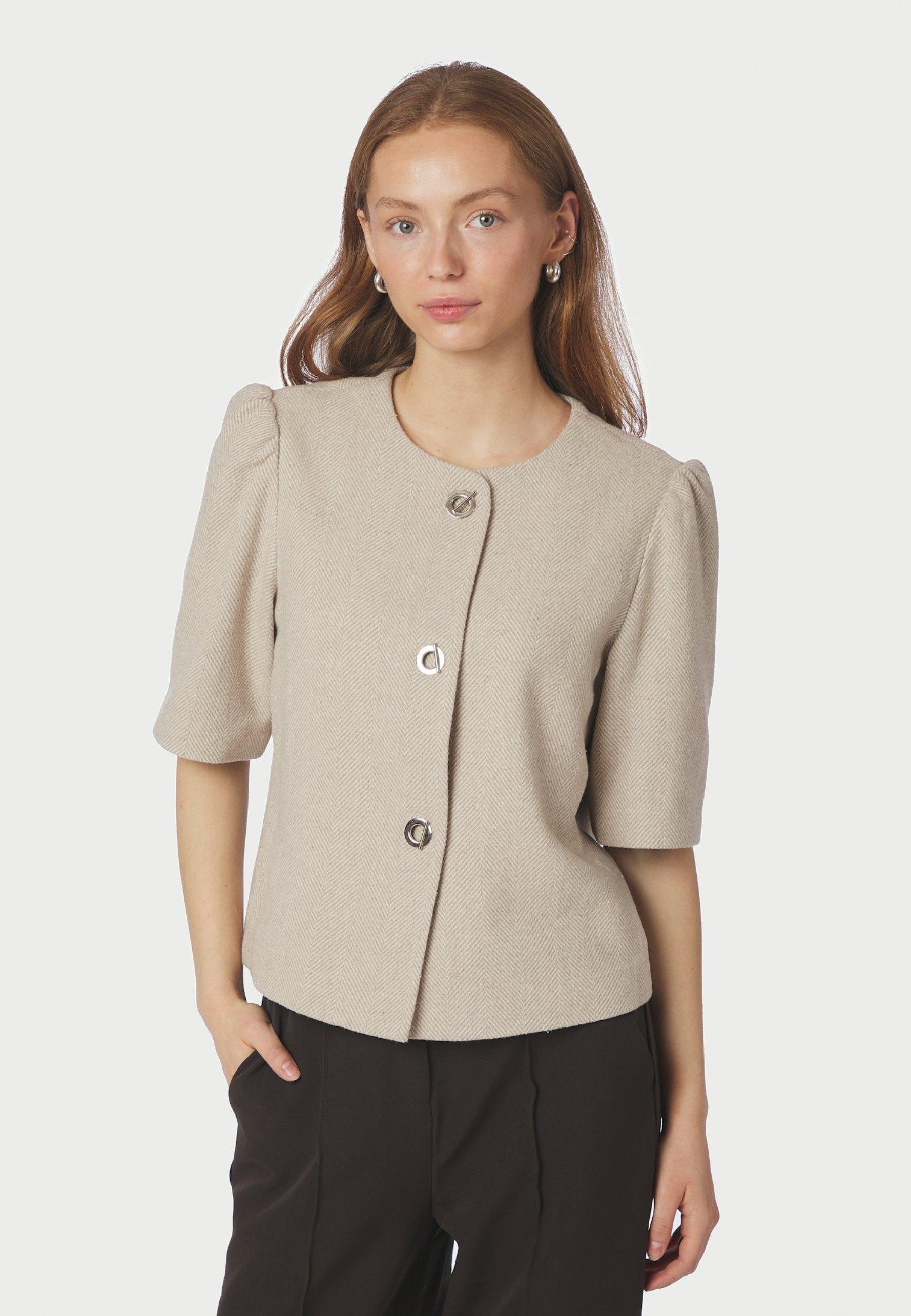 167111 Xanthe Light Herringbone Blazer_SAND_Model_1