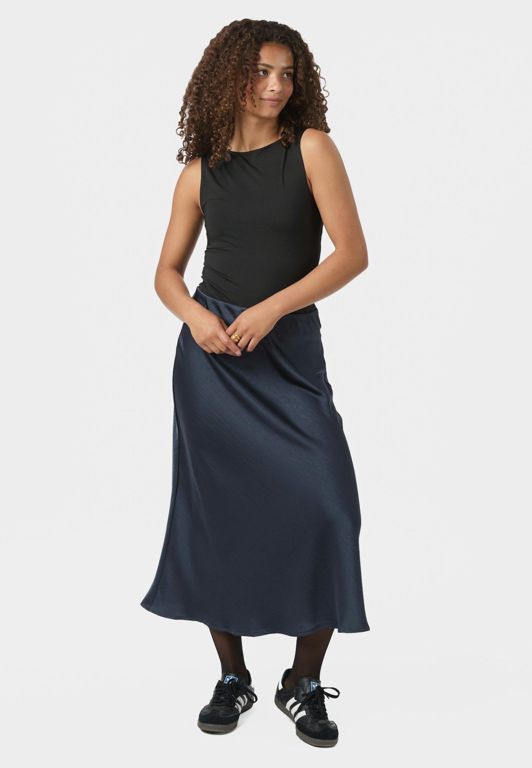 157755 Bovary Skirt_Midnight Blue_Model_0