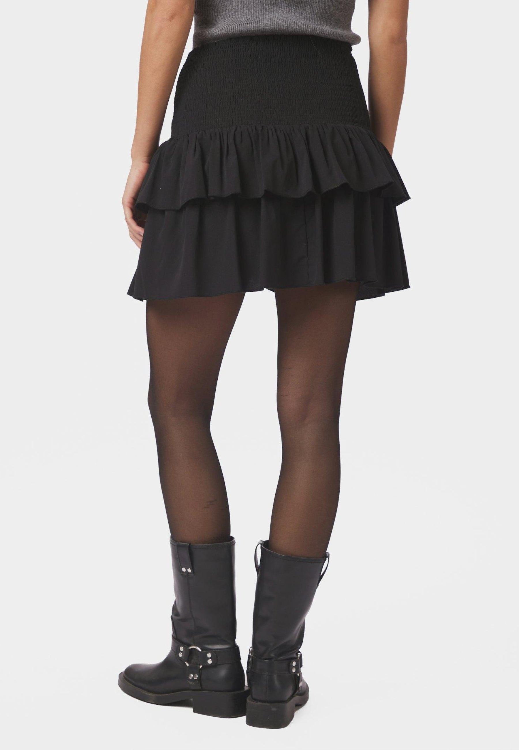 158315 Carin R Skirt_Black_Model_2