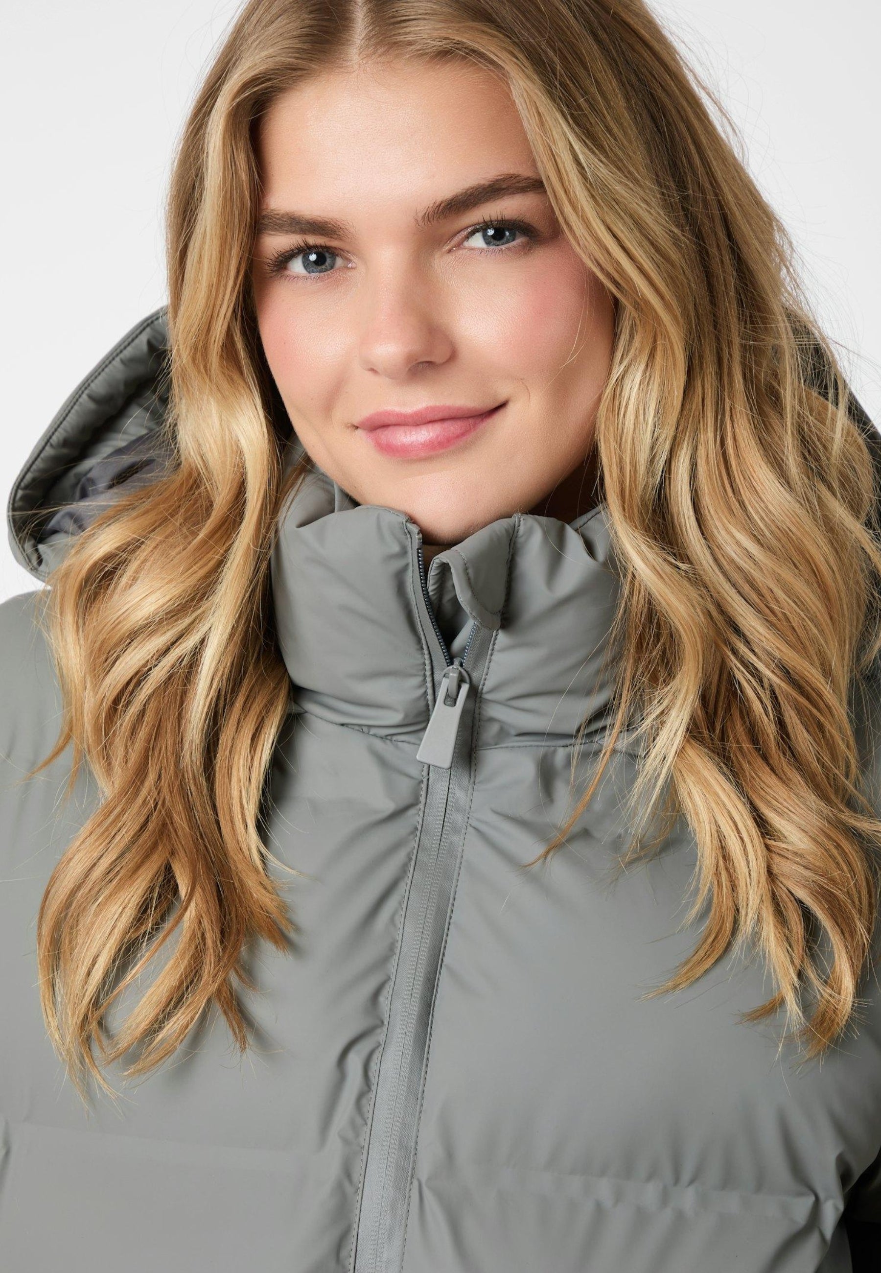 158082 Fox C Puffer Jacket_Grey_Model_2