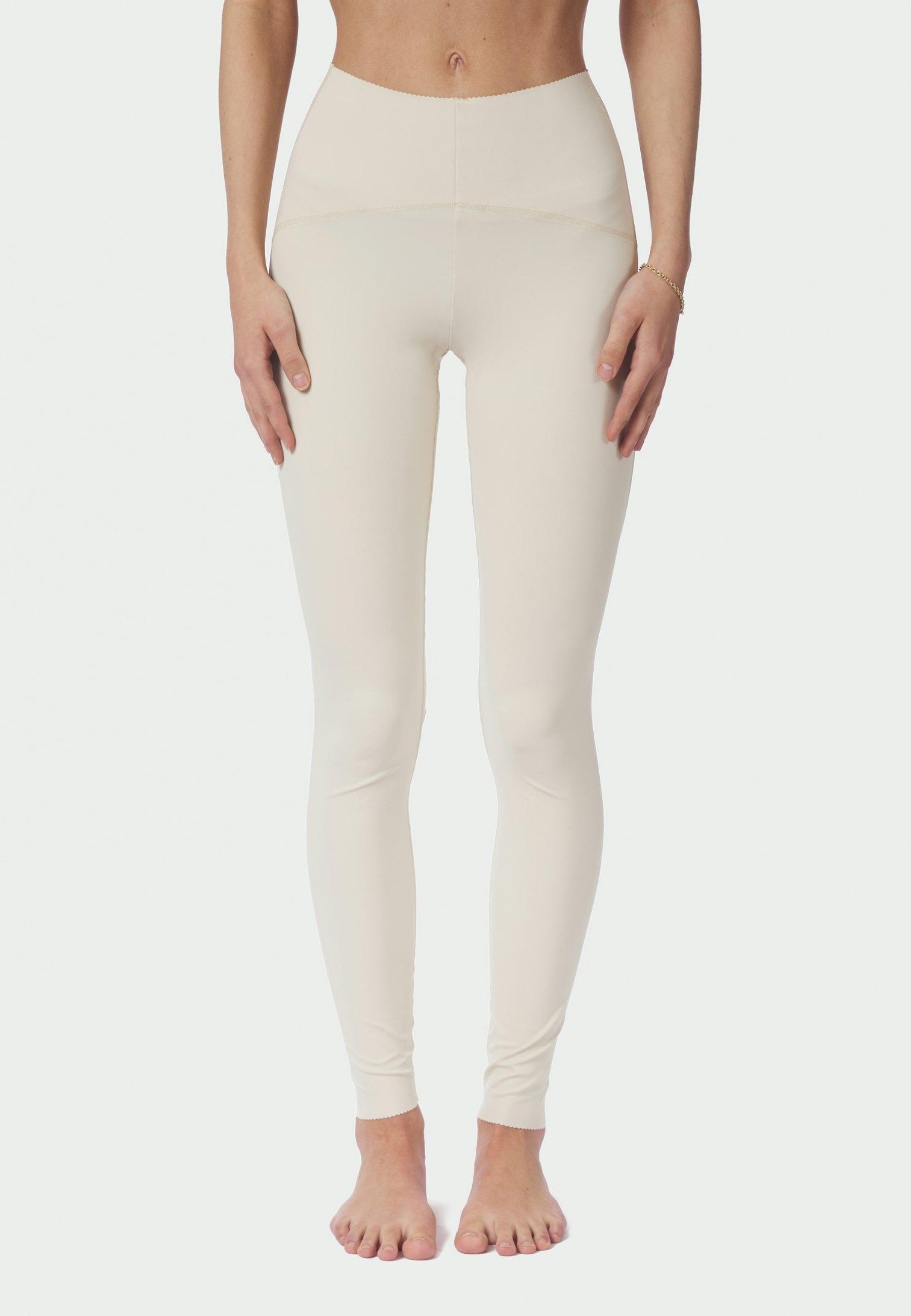 166994 Vesta Leggings_Ivory_Model_1