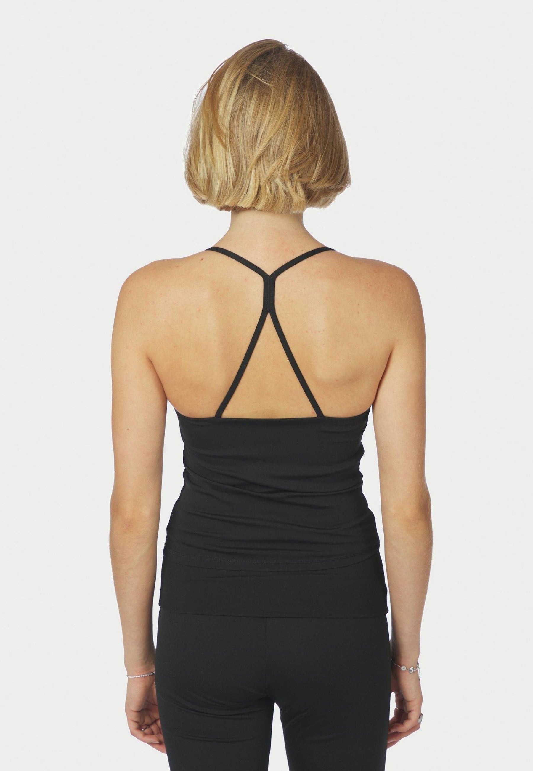 167134 Tirri Top_Black_Model_2