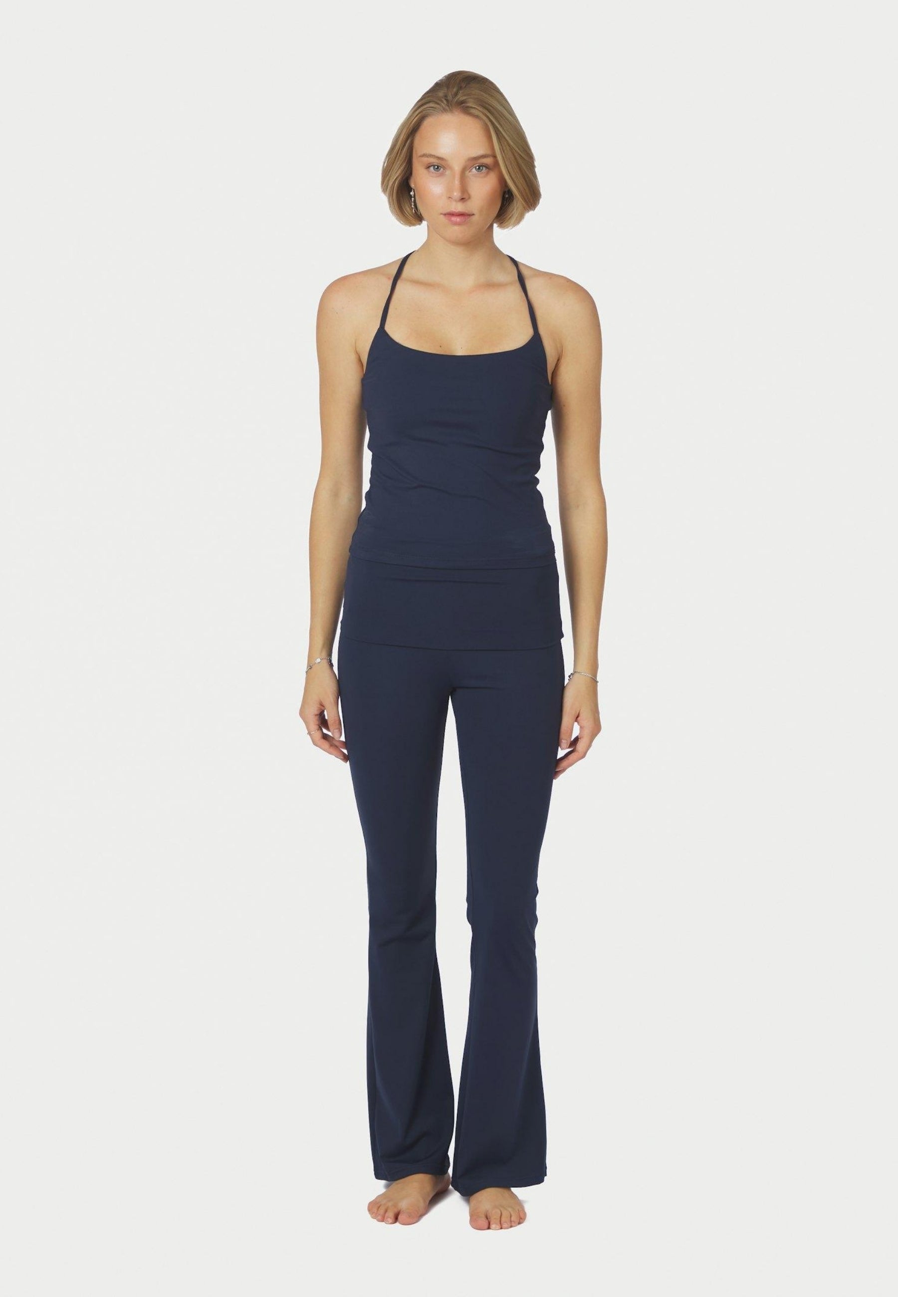 167134 Tirri Top_Navy_Model_3