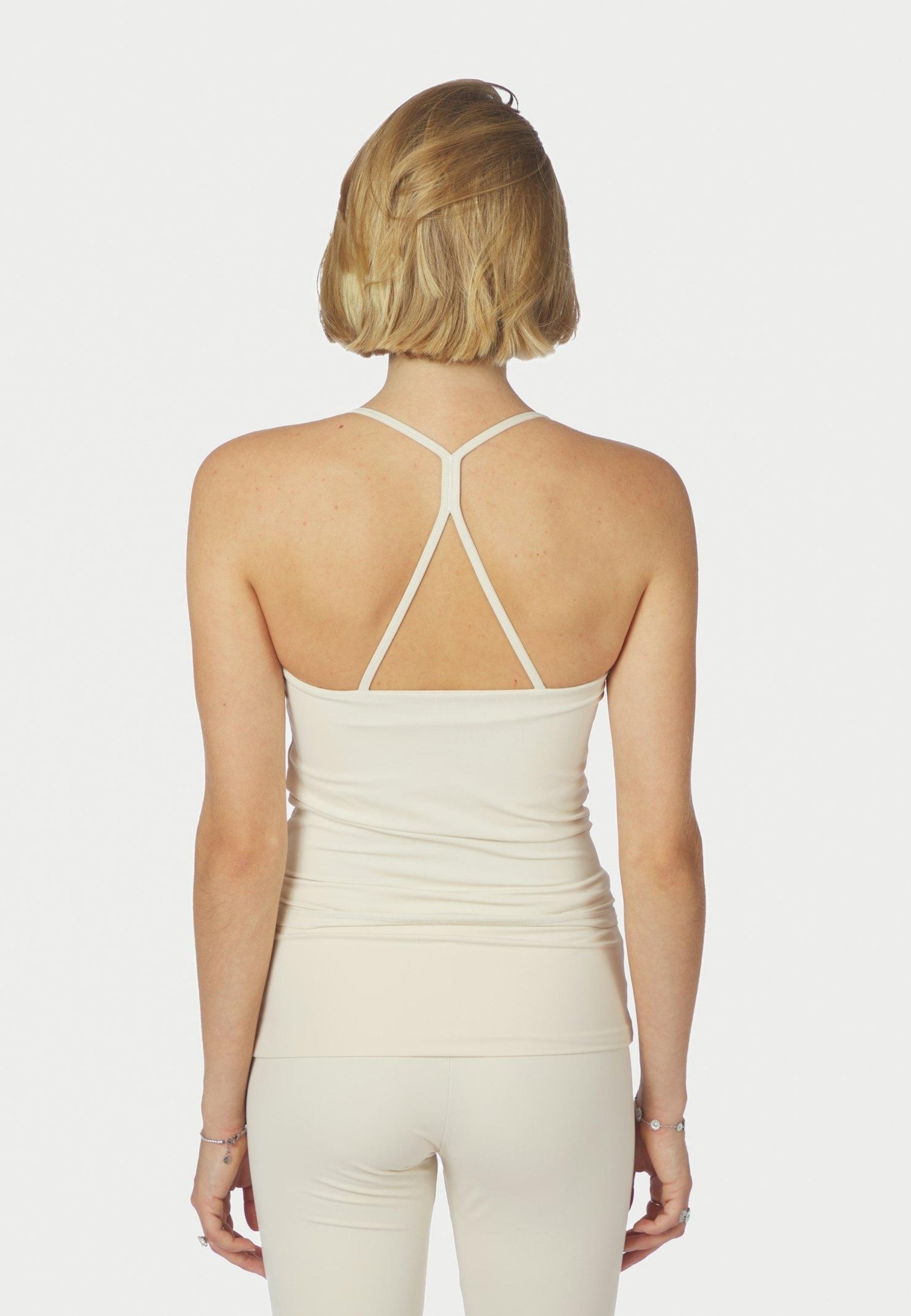 167134 Tirri Top_Ivory_Model_2