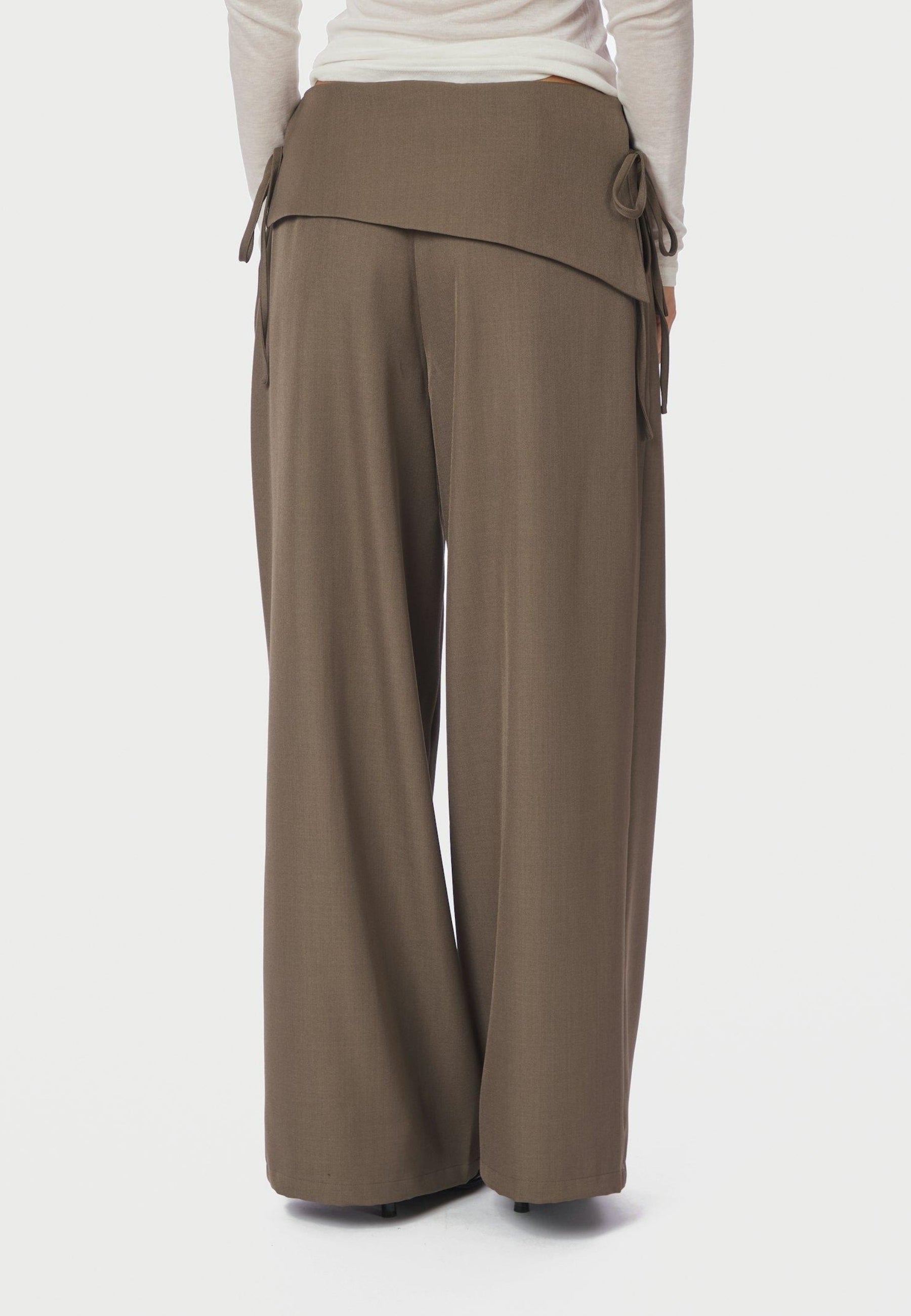 166168 Deani Fold Pants_Taupe_Model_3
