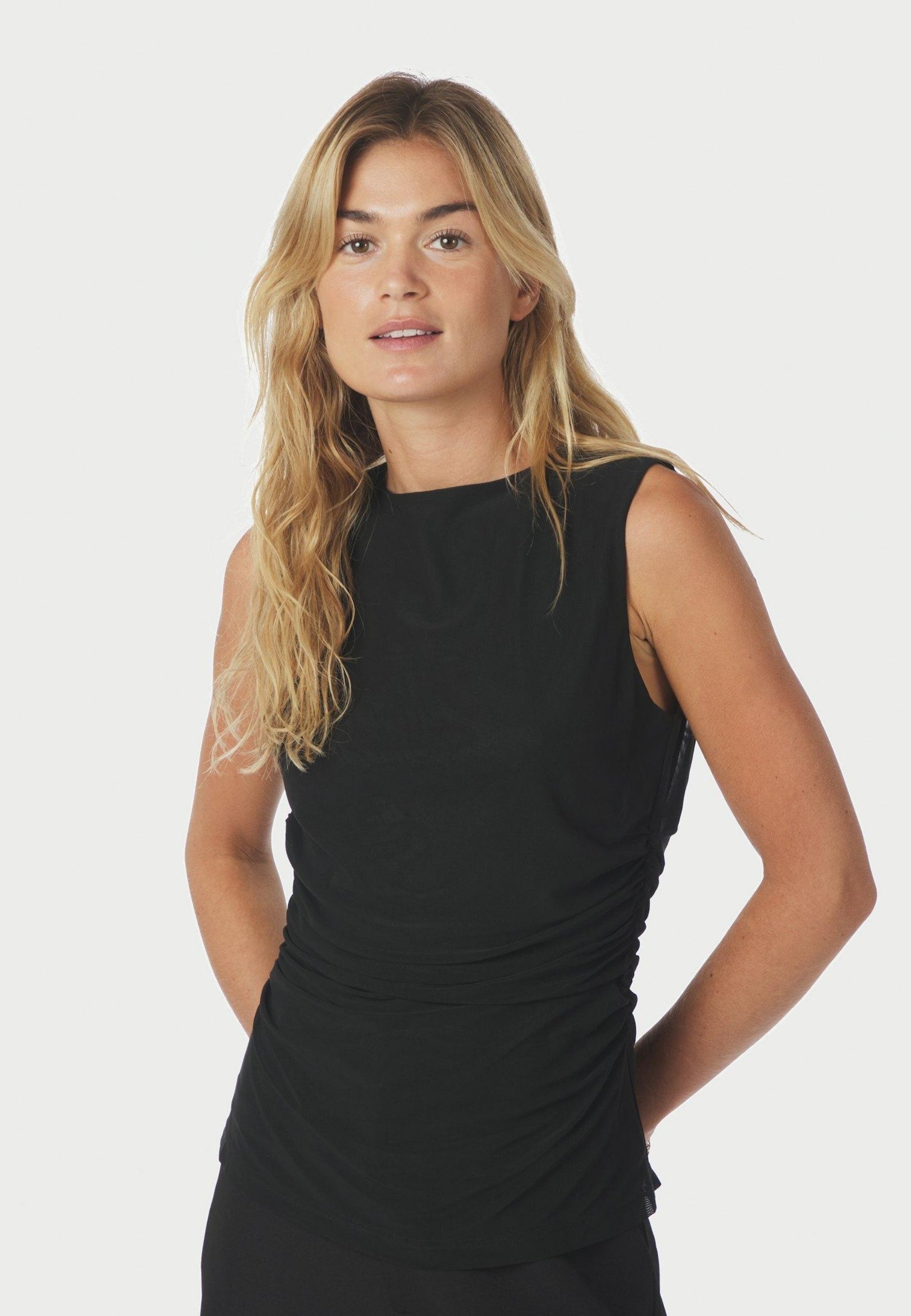 166340 Liblana Mesh Top_Black_Model_1