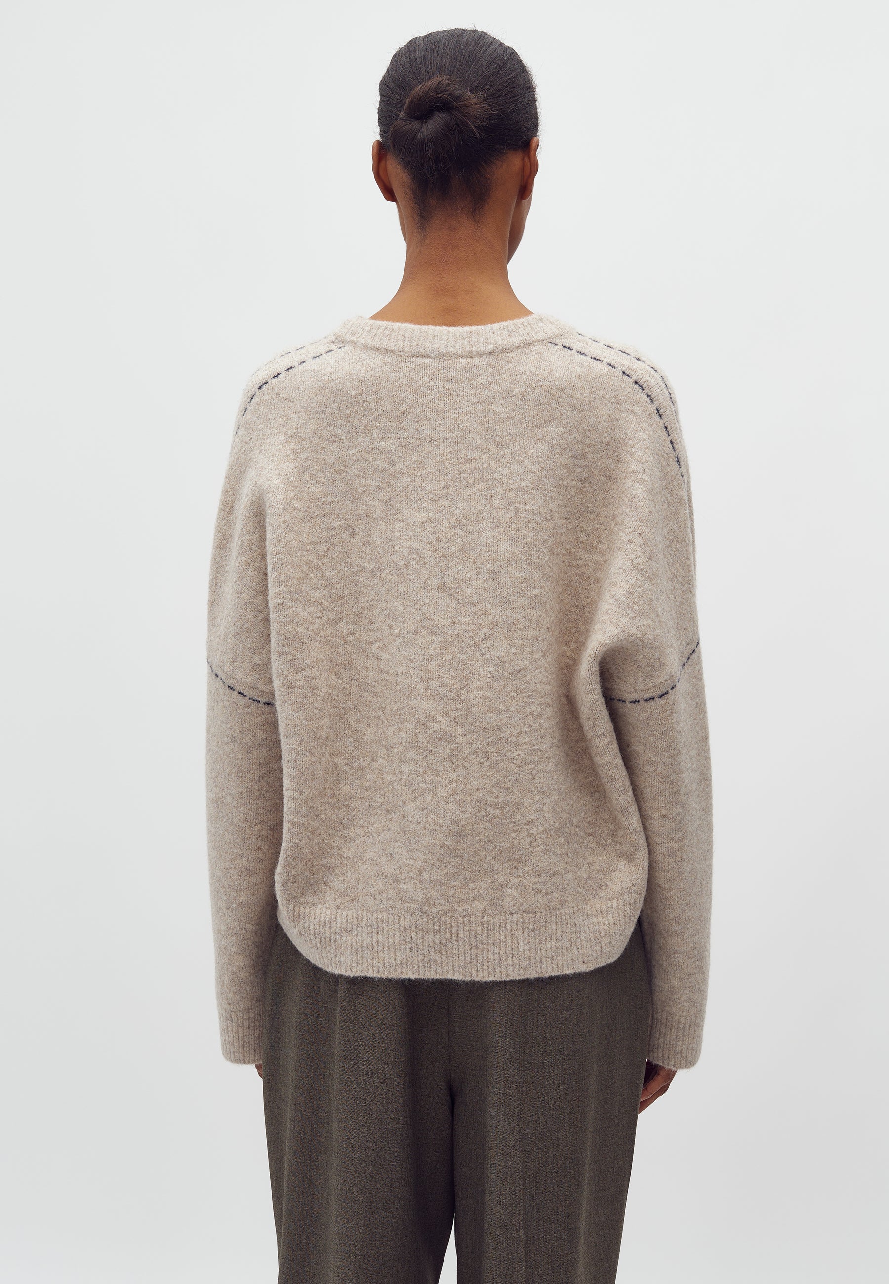 Gildar-M_Taupe navy_Model_2