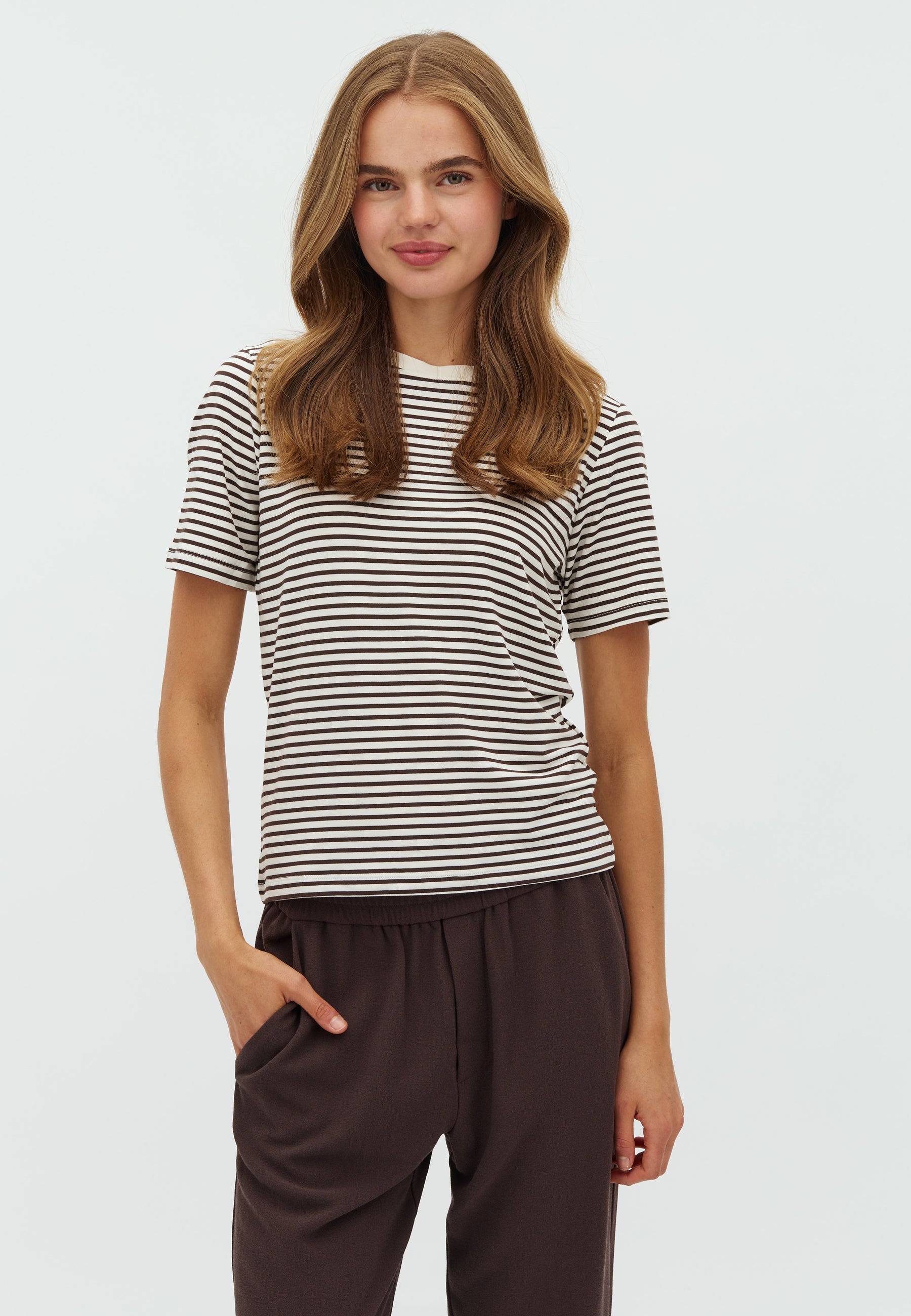 Julie-M_Java Sugar Stripe_Model_0